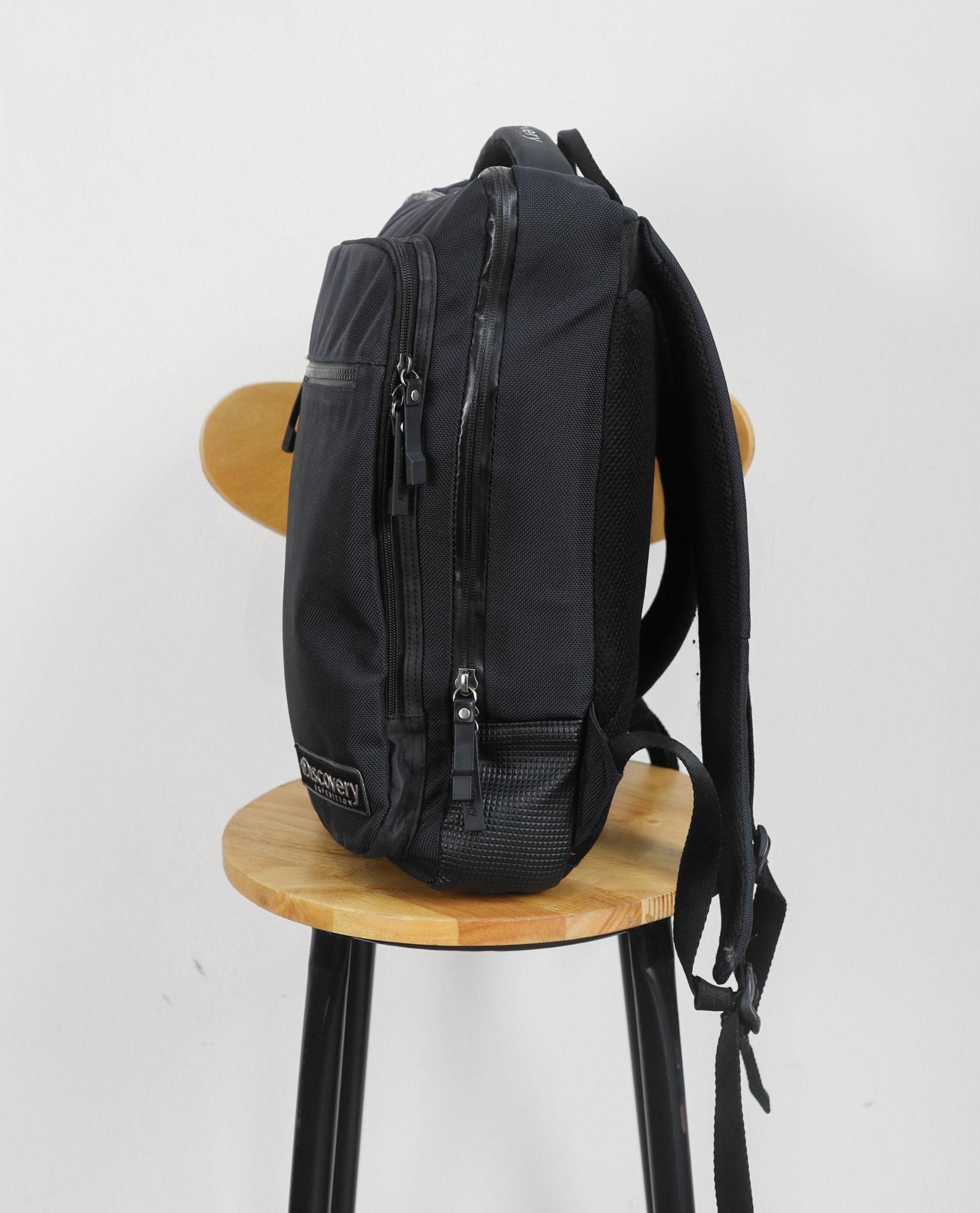 06.13.23 - VTG BAG - DISCOVERY
