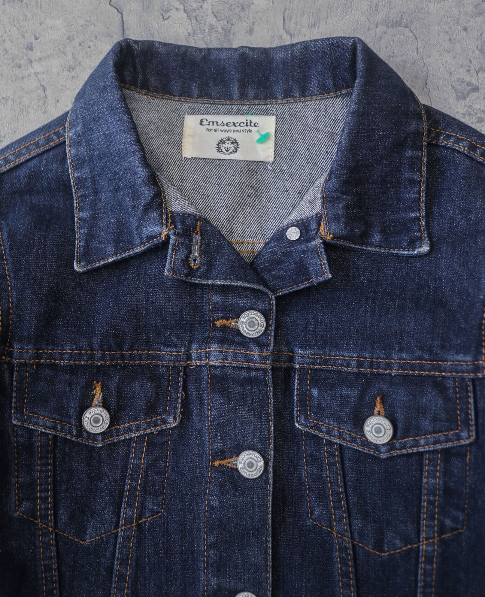 02.18.24 - VTG CROPPED DENIM JACKET - EMSEXCITE