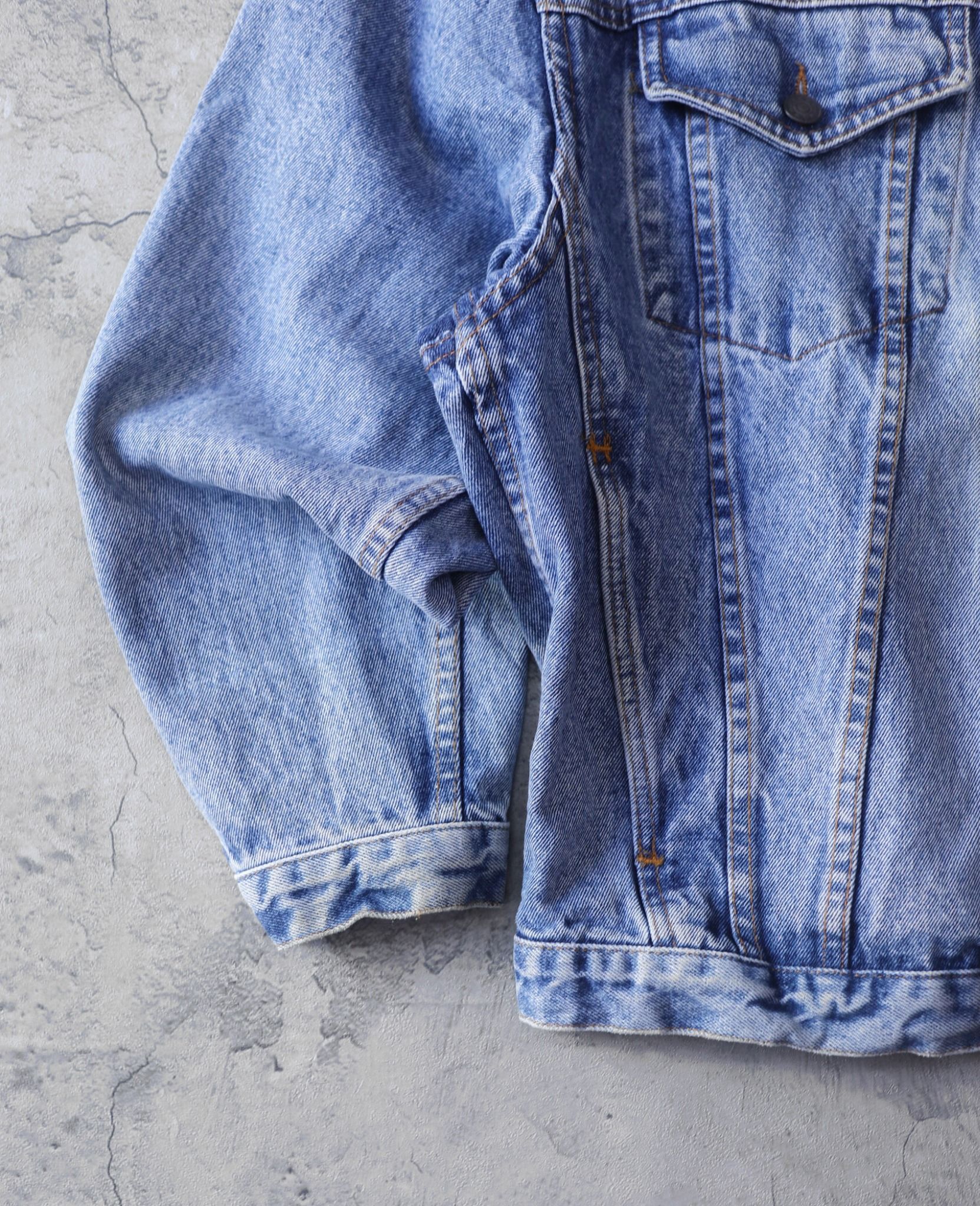 02.17.24 - VTG BOXY DENIM JACKET - KING QUEEN 90s