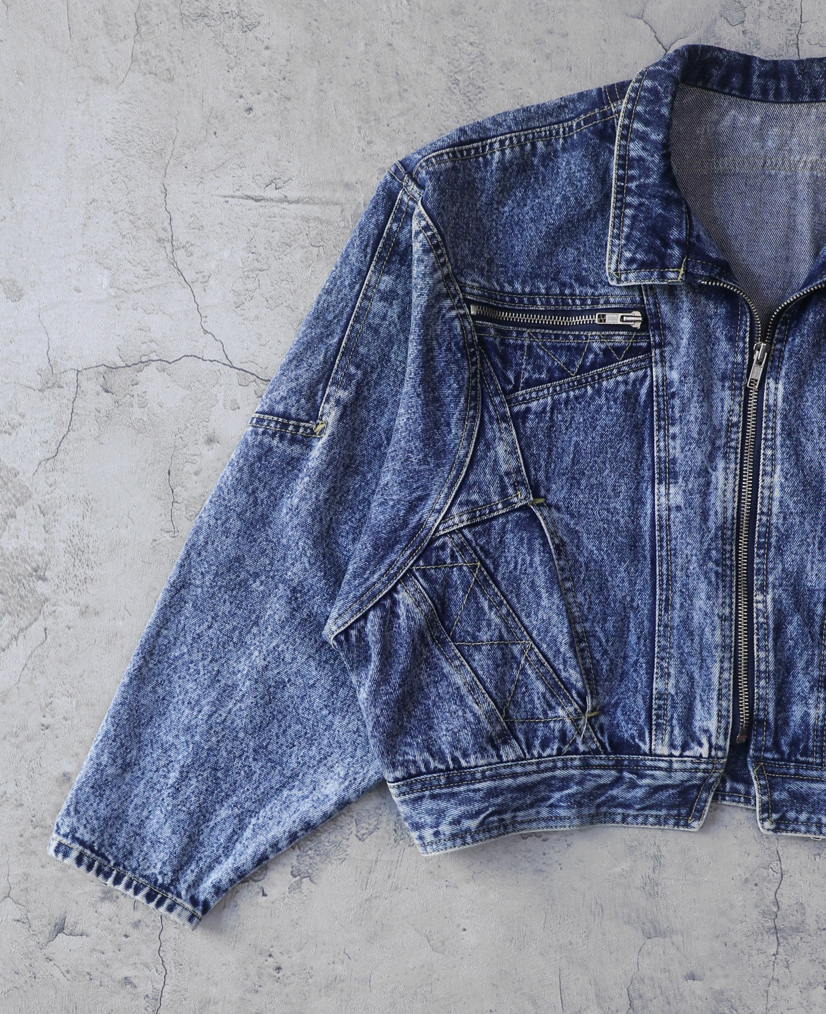 02.15.24 - VTG CROPPED DENIM JACKET