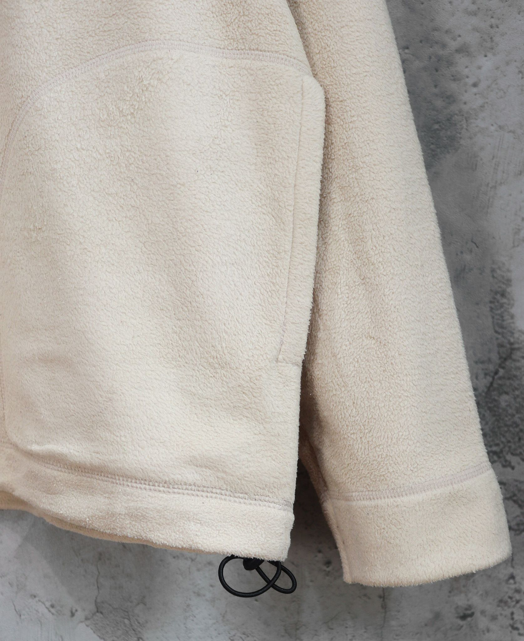 10.15.23 - VTG FLEECE PULLOVER HOODIE - UNIQLO