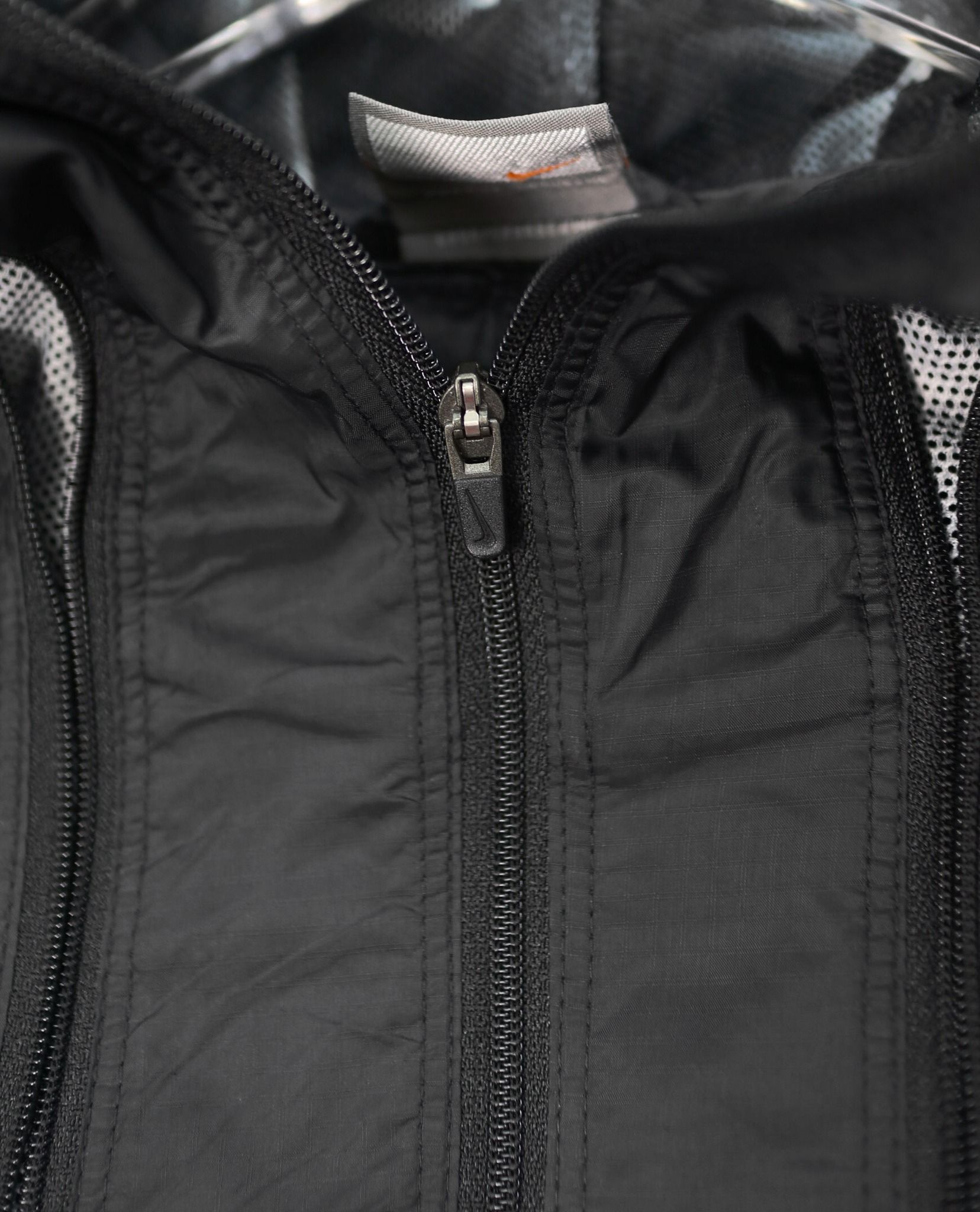 10.16.22 - VTG PULLOVER WINDBREAKER JACKET - NIKE