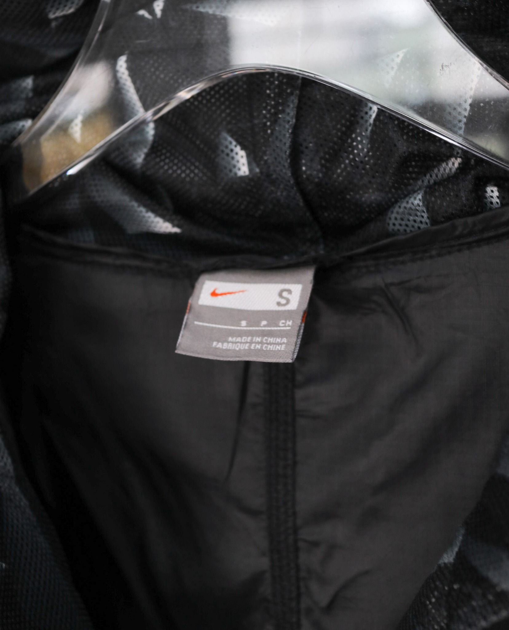 10.16.22 - VTG PULLOVER WINDBREAKER JACKET - NIKE