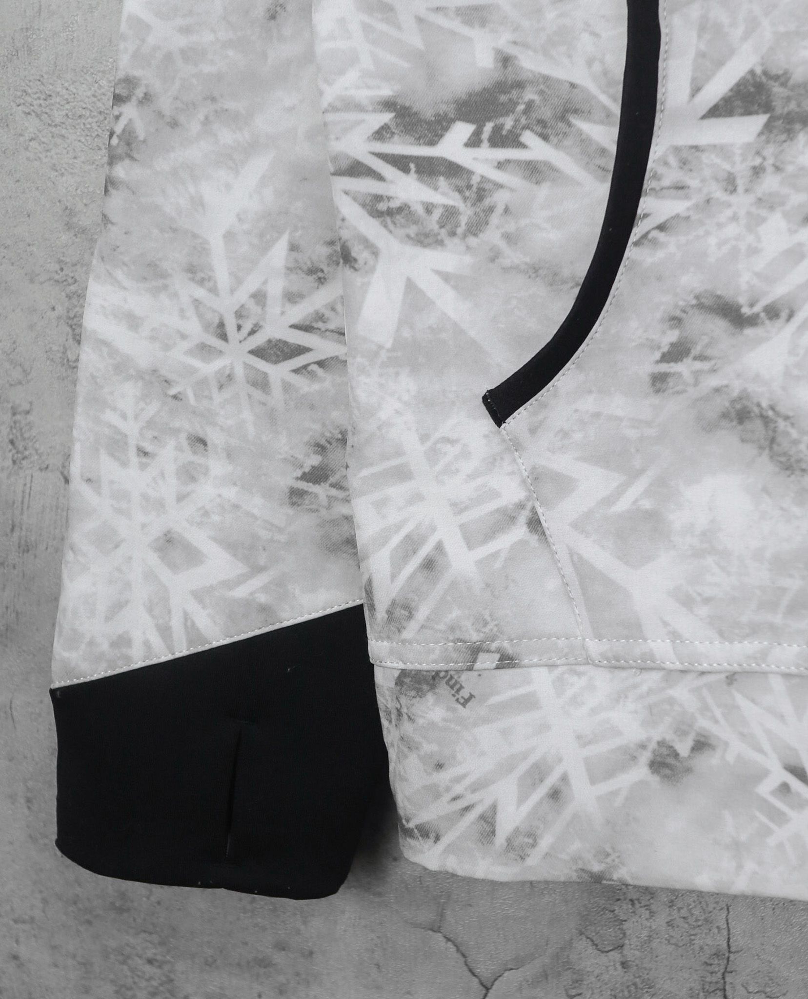 02.05.23 - VTG OUTDOOR JACKET - FIND-OUT