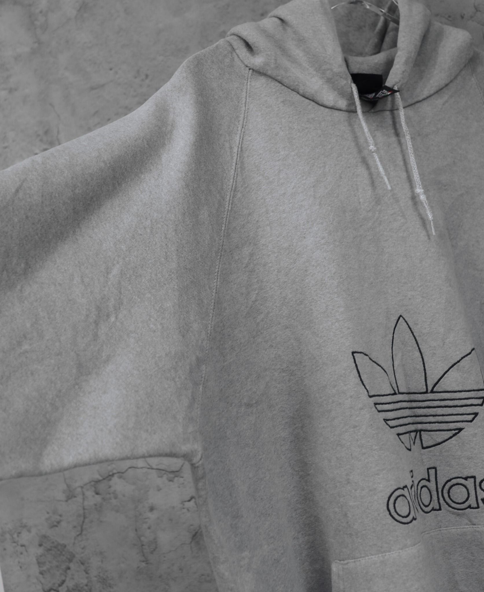 10.15.23 - VTG PULLOVER HOODIE - ADIDAS 90s