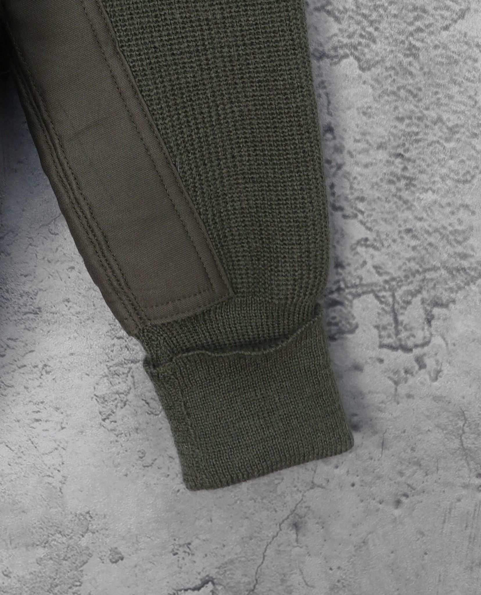 01.26.23 - VTG KNIT SWEATSHIRT