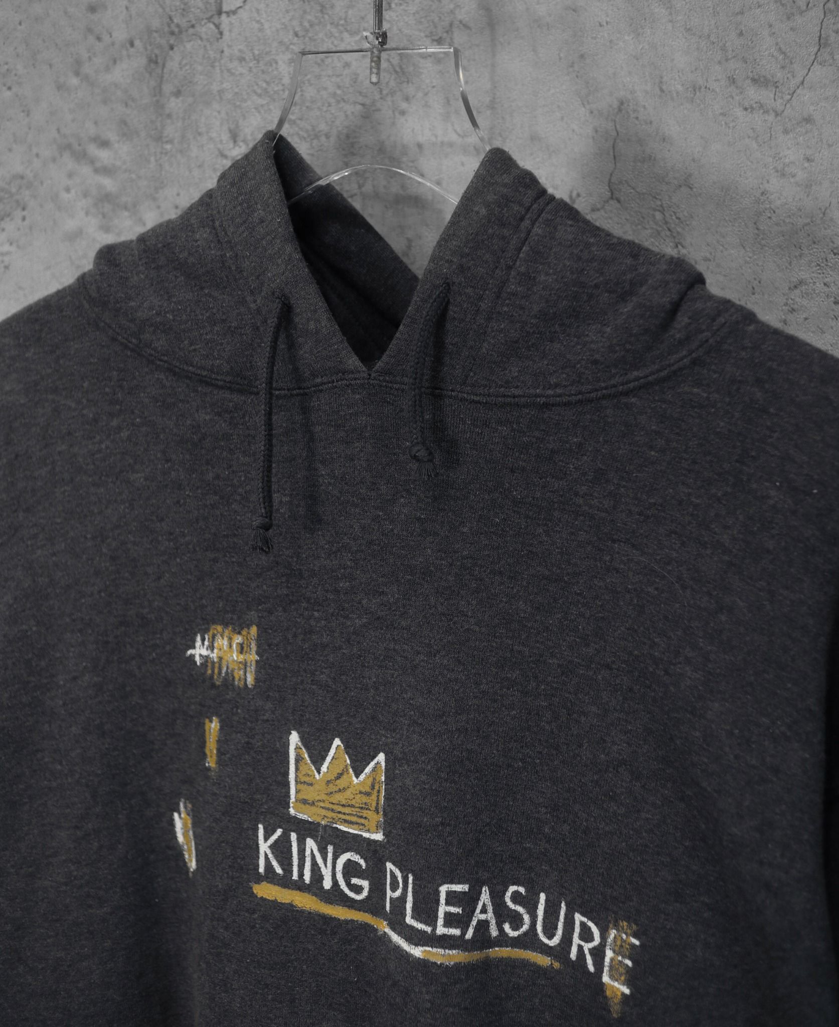 10.15.23 - VTG PULLOVER HOODIE - UNIQLO X JEAN-MICHEL BASQUIAT