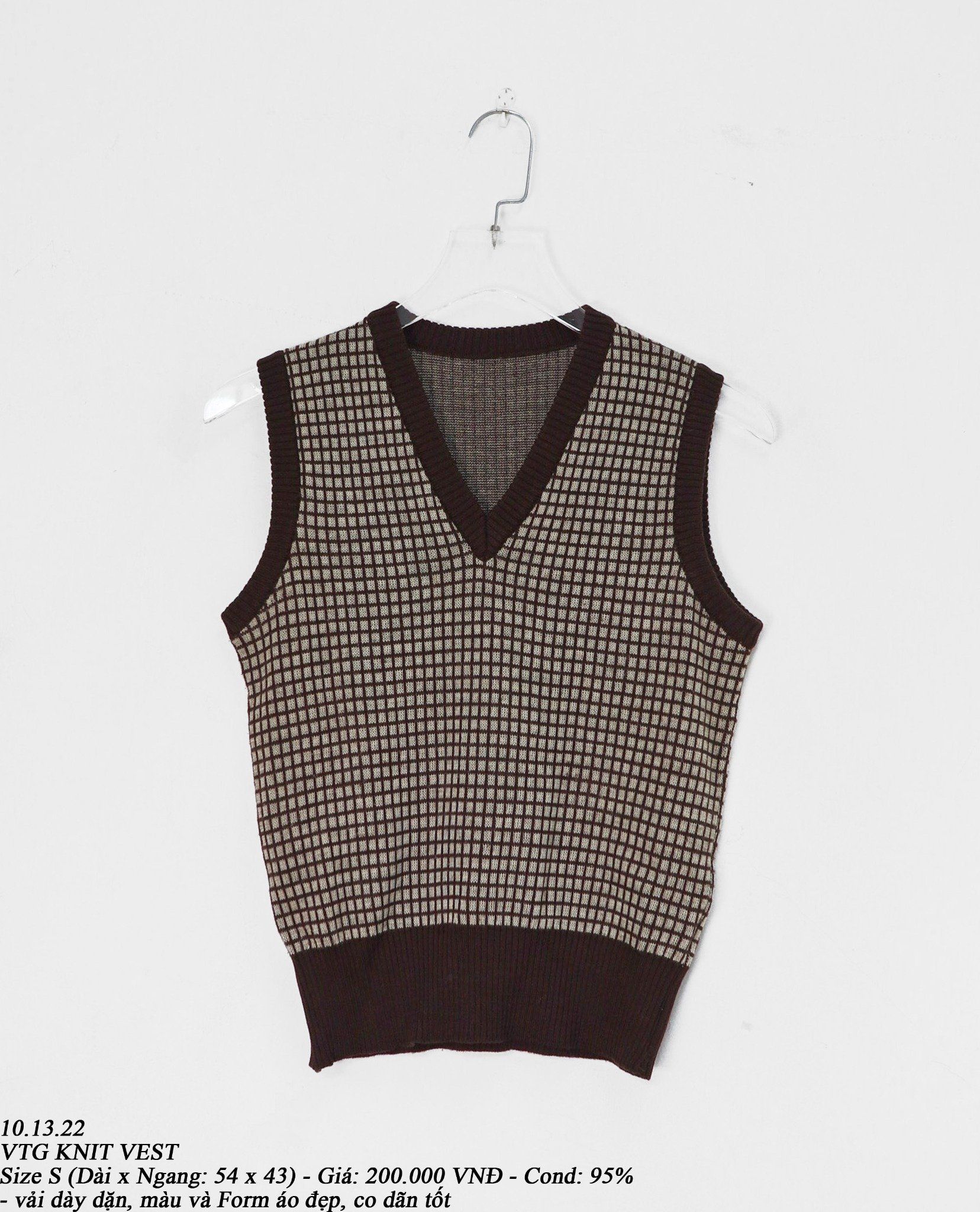 10.13.22 - VTG KNIT VEST