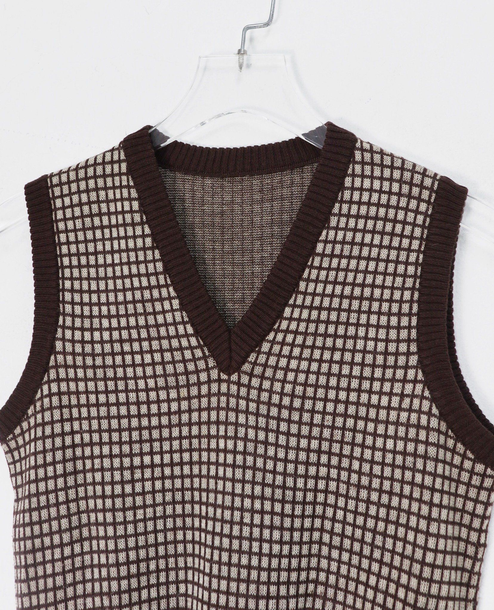 10.13.22 - VTG KNIT VEST