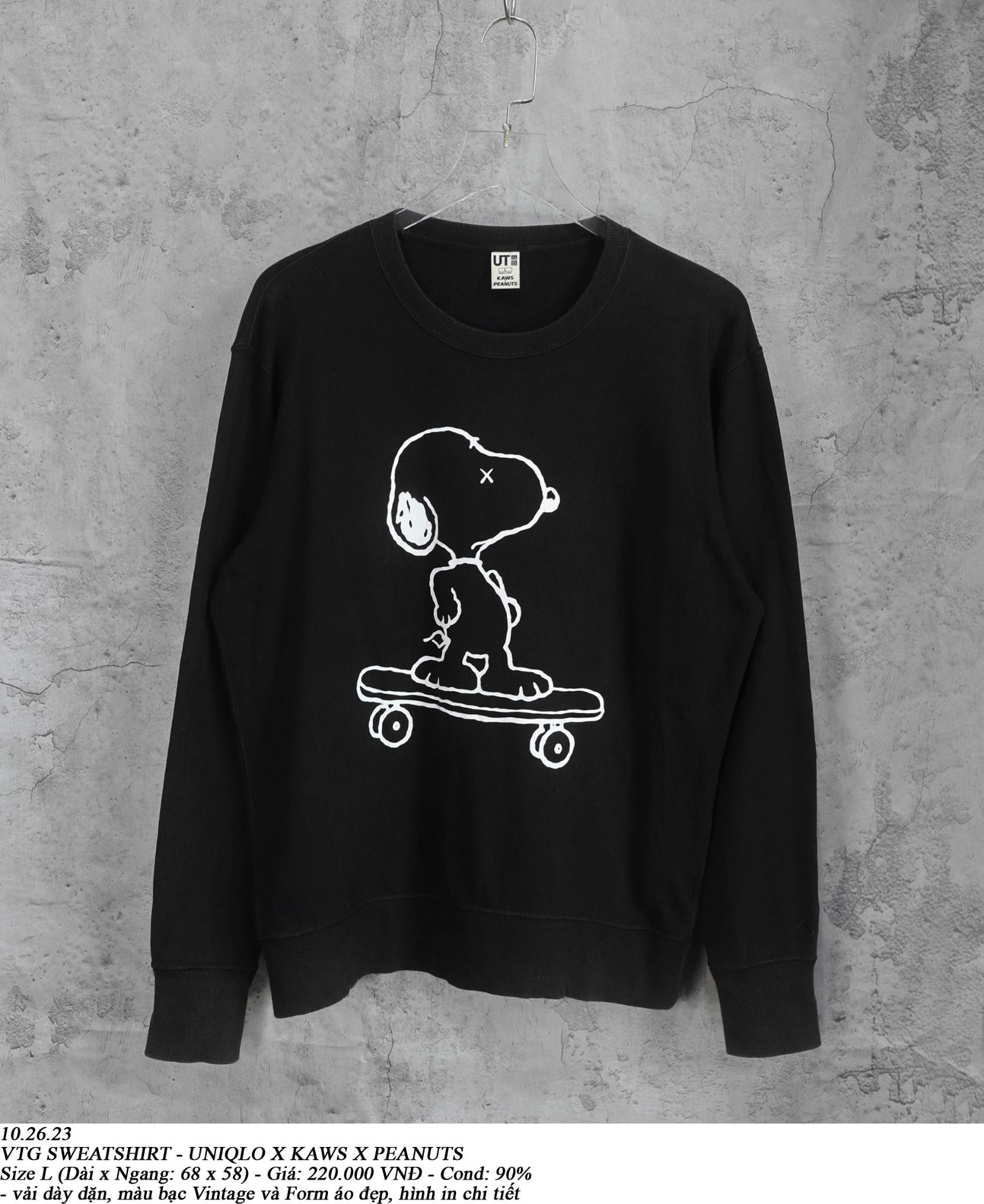 10.26.23 - VTG SWEATSHIRT - UNIQLO X KAWS X PEANUTS