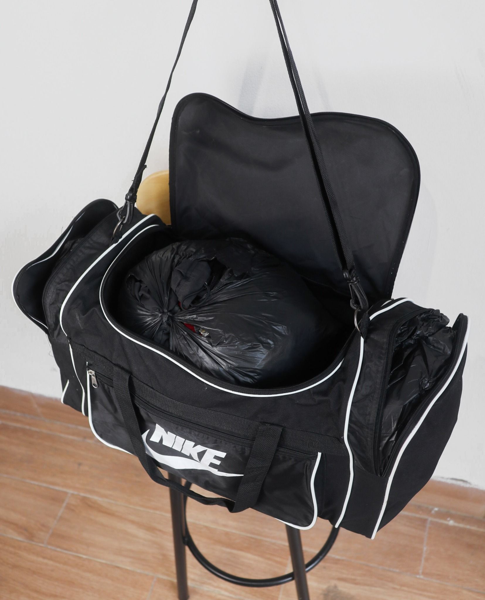 06.22.23 - VTG BAG - NIKE