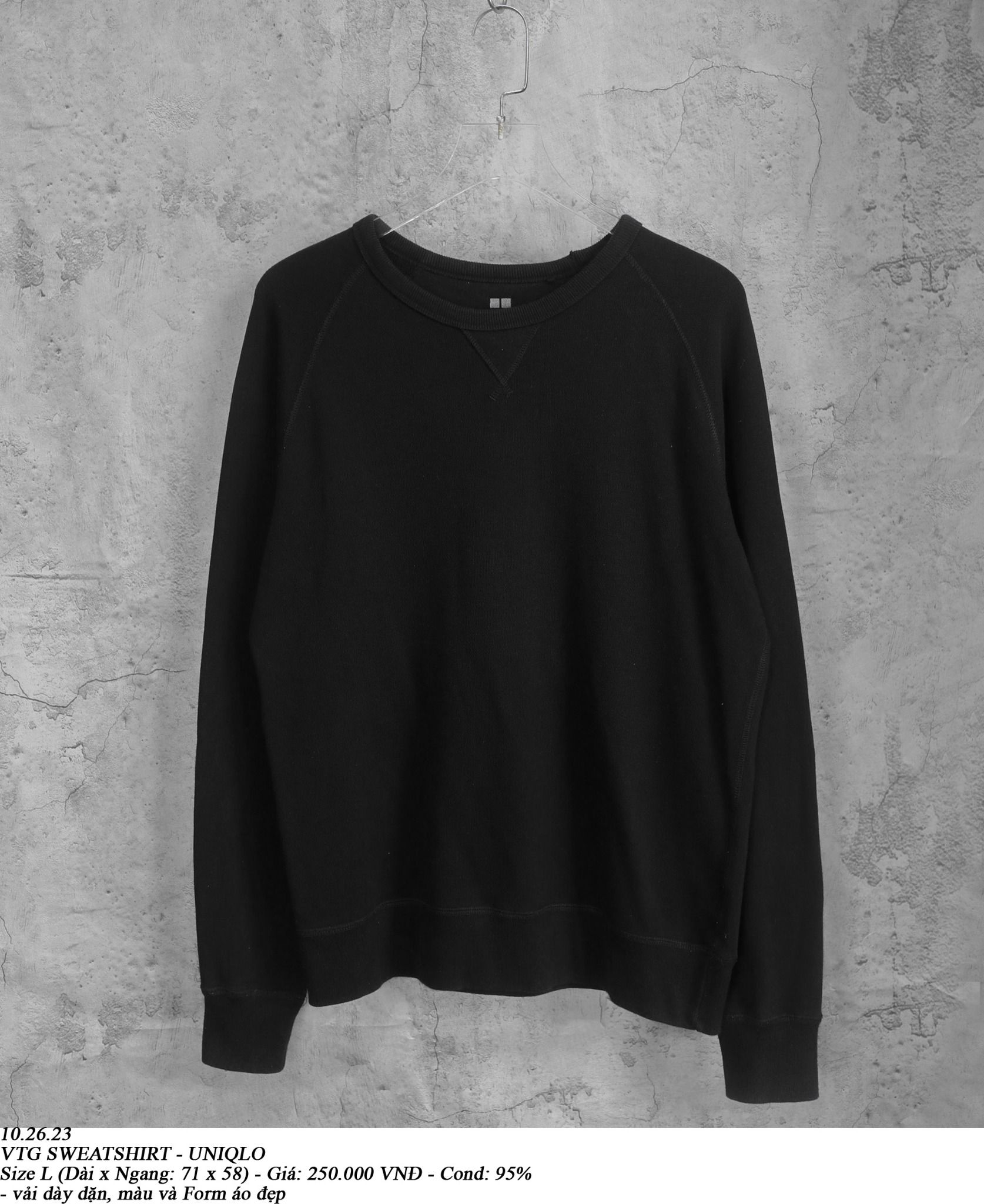 10.26.23 - VTG SWEATSHIRT - UNIQLO
