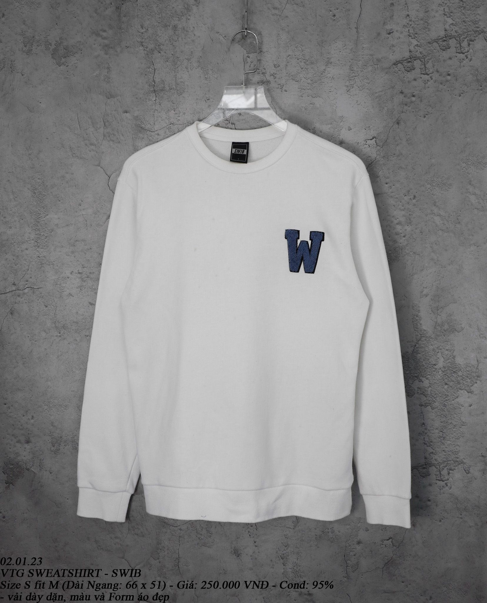 02.01.23 - VTG SWEATSHIRT - SWIB