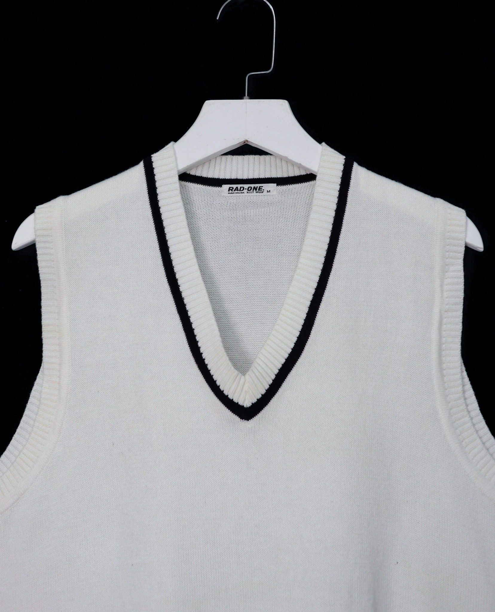 10.06.22 - VTG KNIT VEST - RAD-ONE