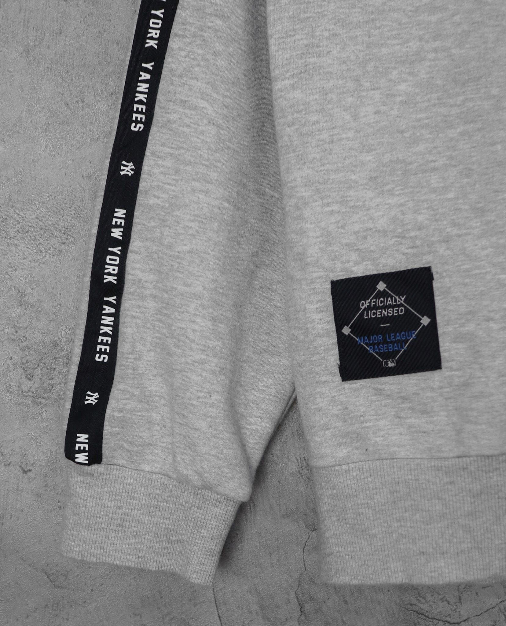 02.01.23 - VTG SWEATSHIRT - MLB