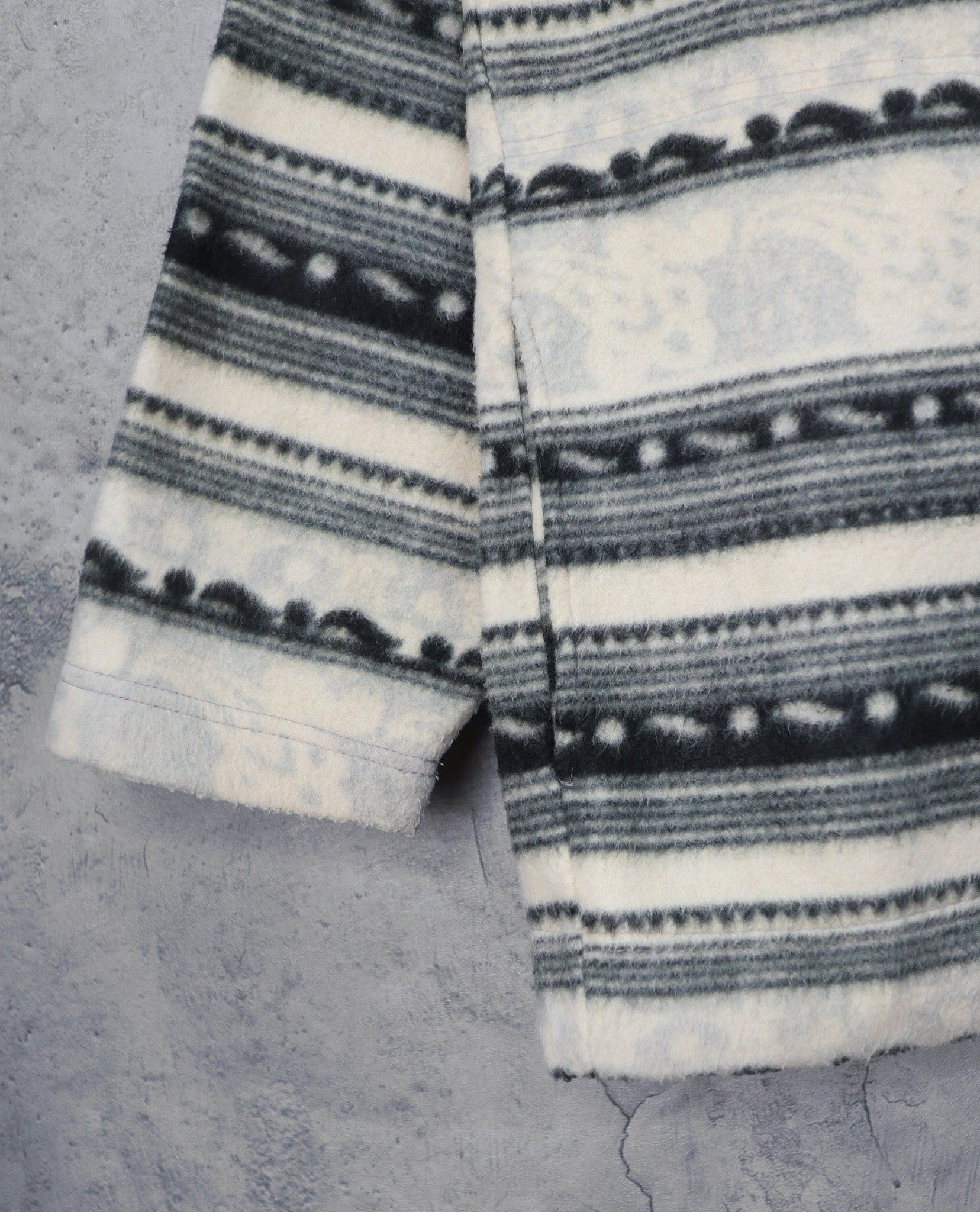 02.01.23 - VTG PULLOVER FLEECE HOODIE - YES PLEASE