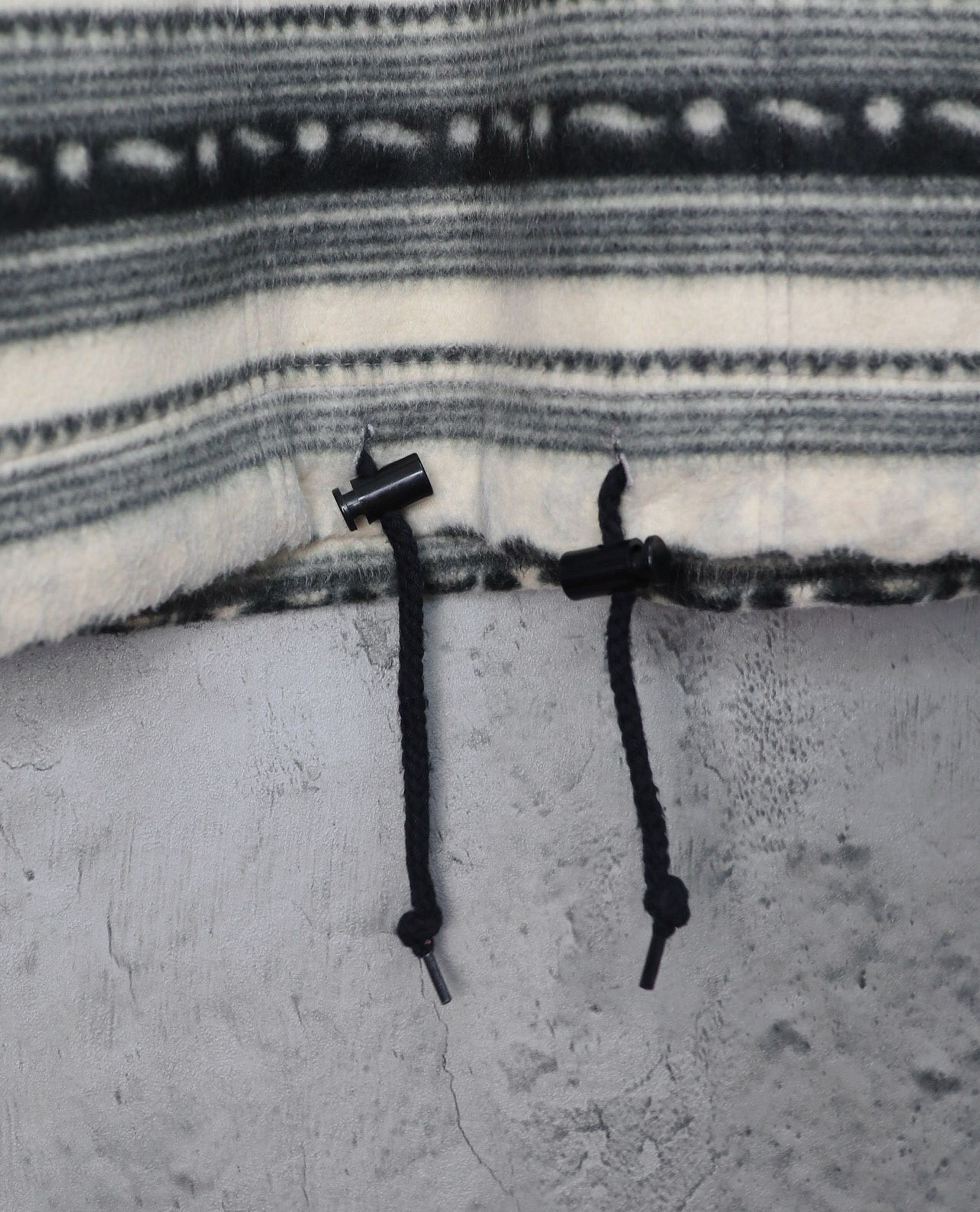 02.01.23 - VTG PULLOVER FLEECE HOODIE - YES PLEASE