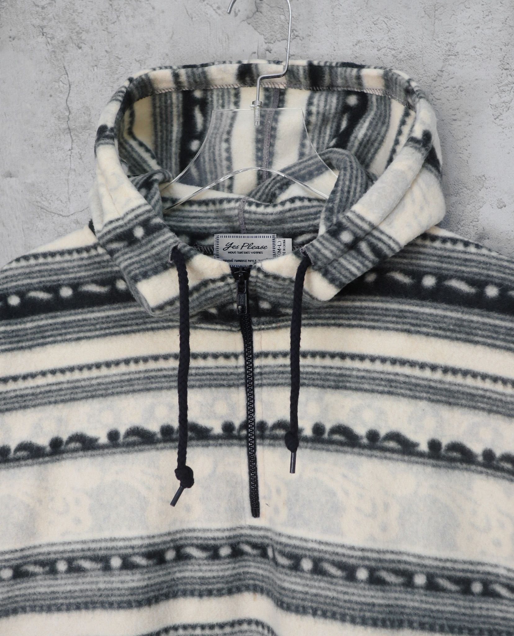 02.01.23 - VTG PULLOVER FLEECE HOODIE - YES PLEASE