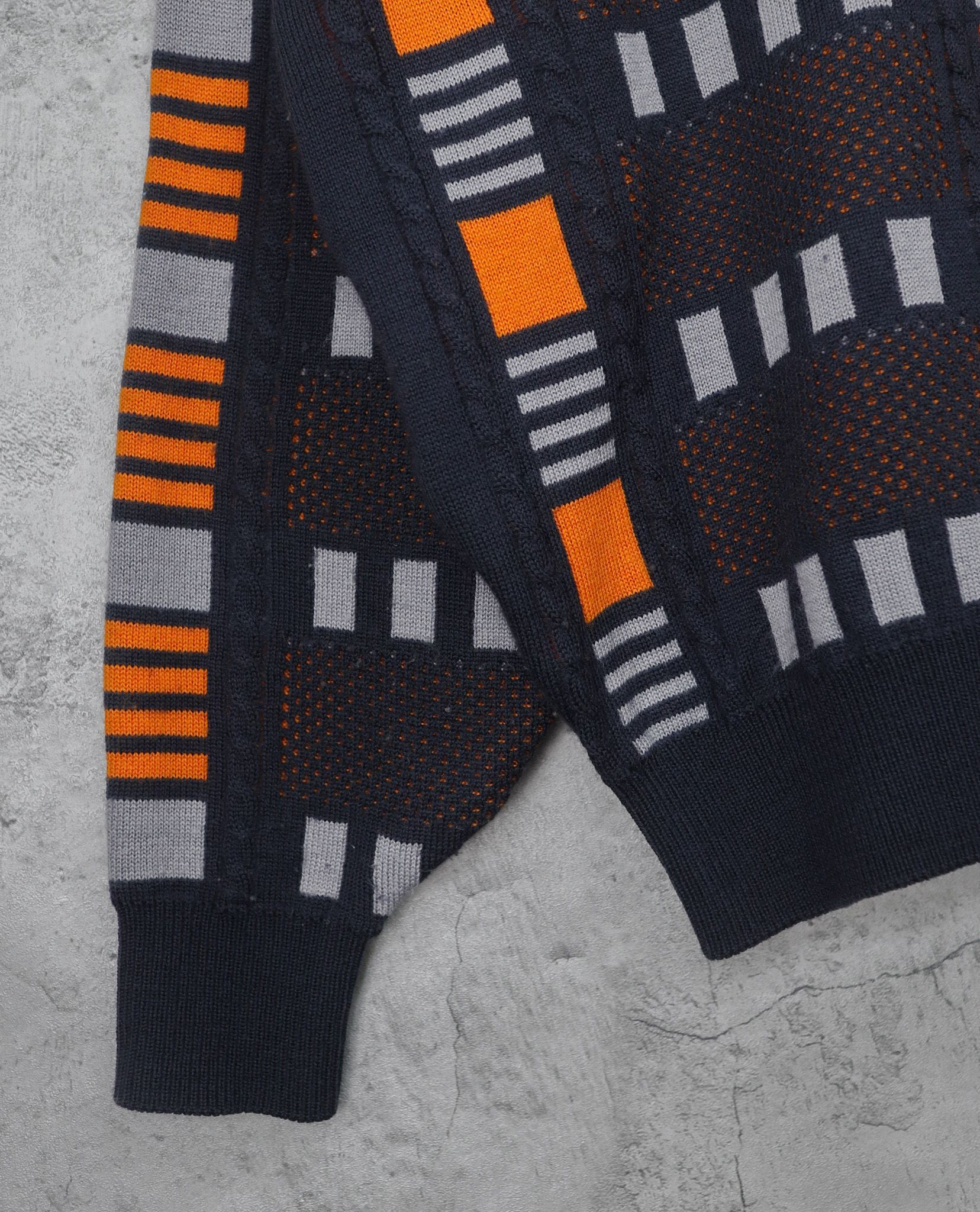 01.26.23 - VTG KNIT SWEATSHIRT - GUY LAROCHE PARIS