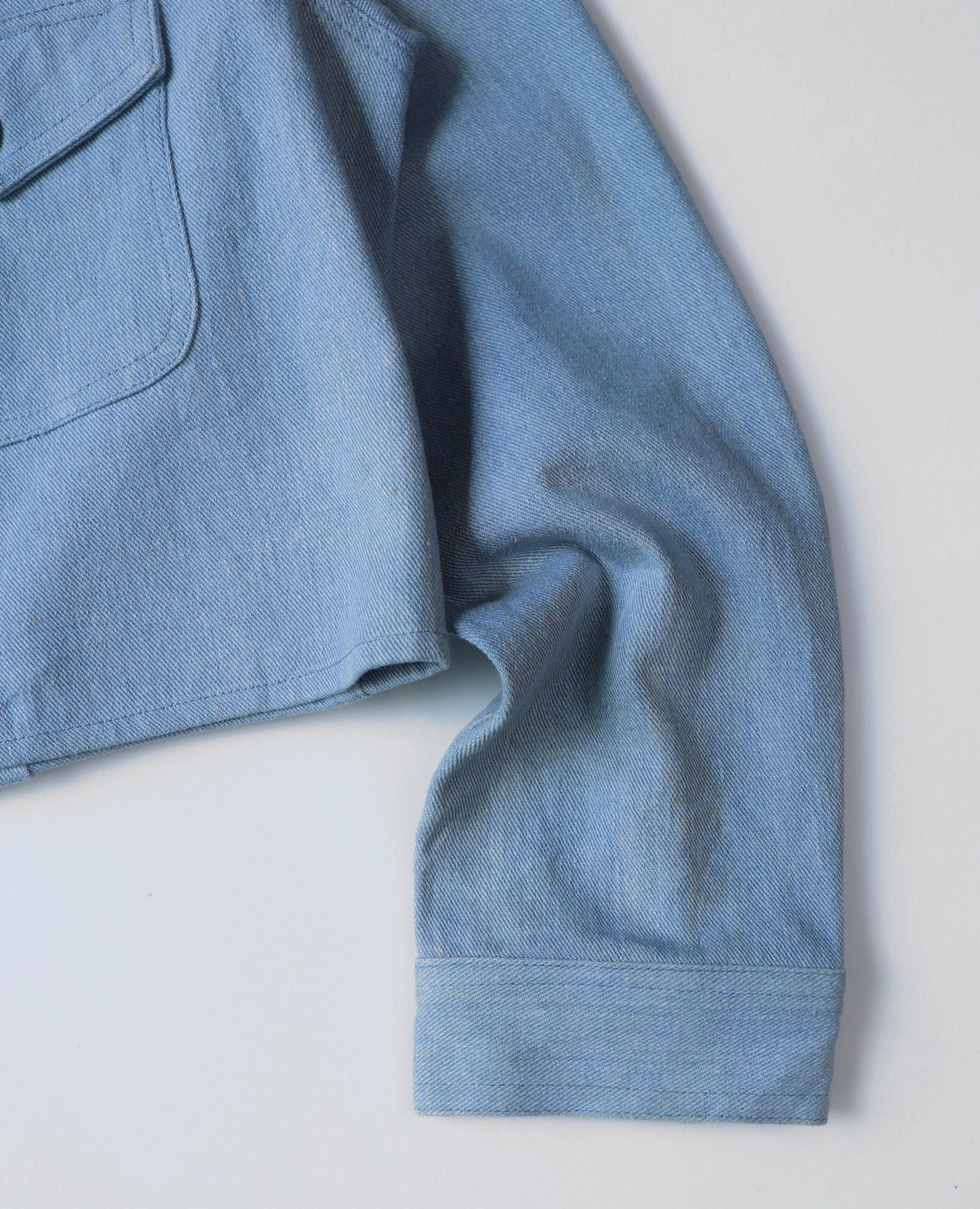 10.28.23 - VTG CROPPED DENIM JACKET - DAZZLIN