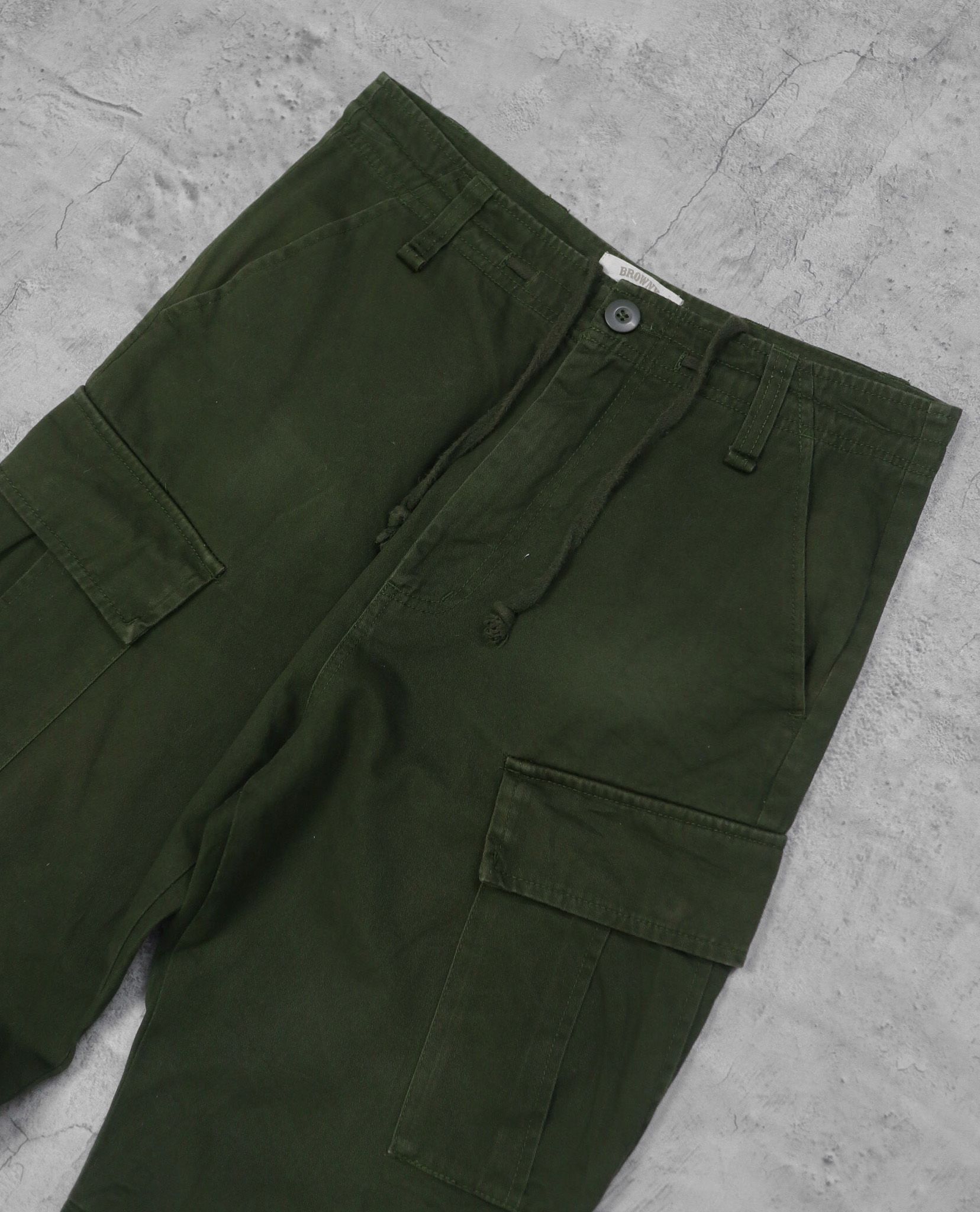 01.29.23 - VTG CARGO PANTS - BROWNY
