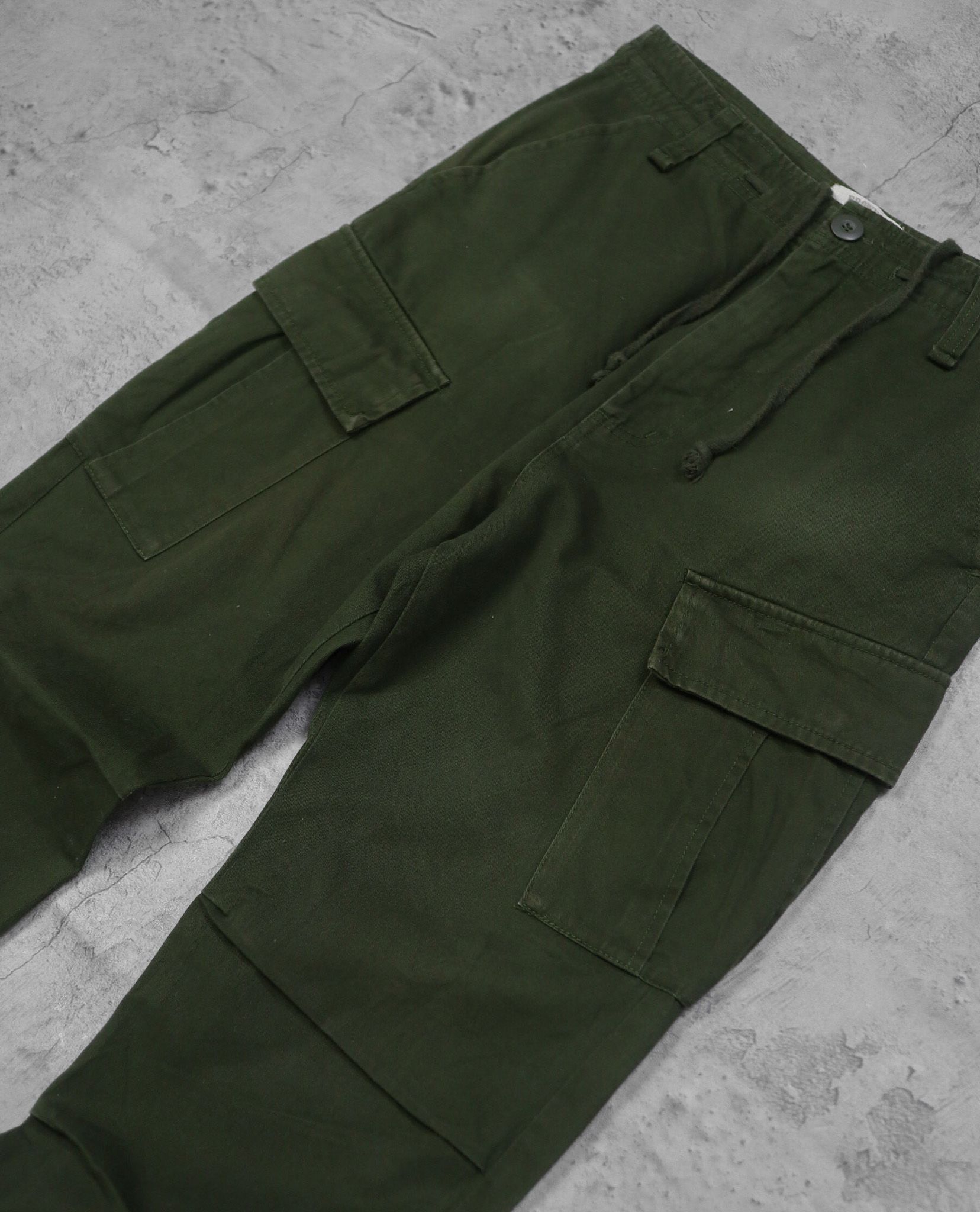 01.29.23 - VTG CARGO PANTS - BROWNY
