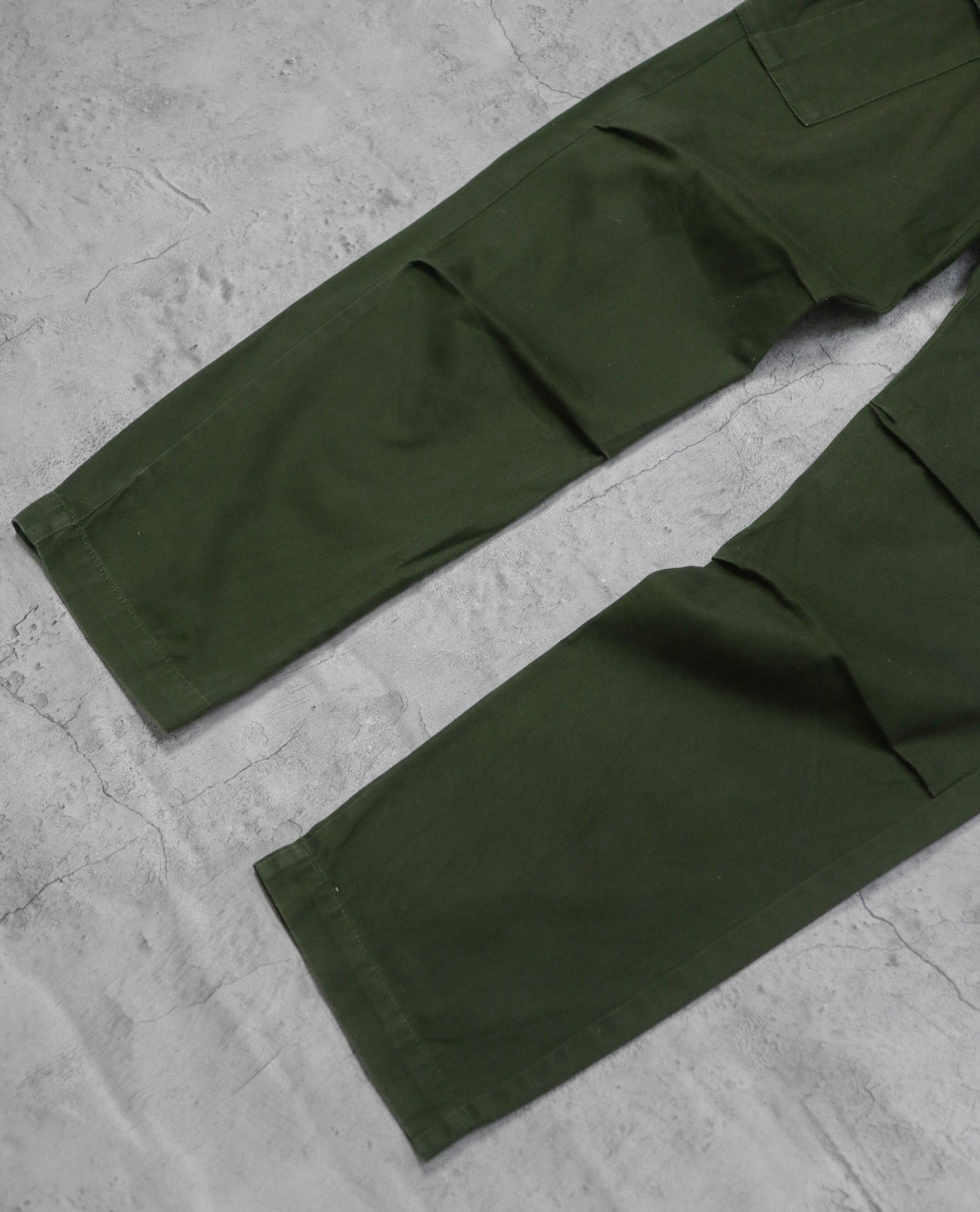 01.29.23 - VTG CARGO PANTS - BROWNY