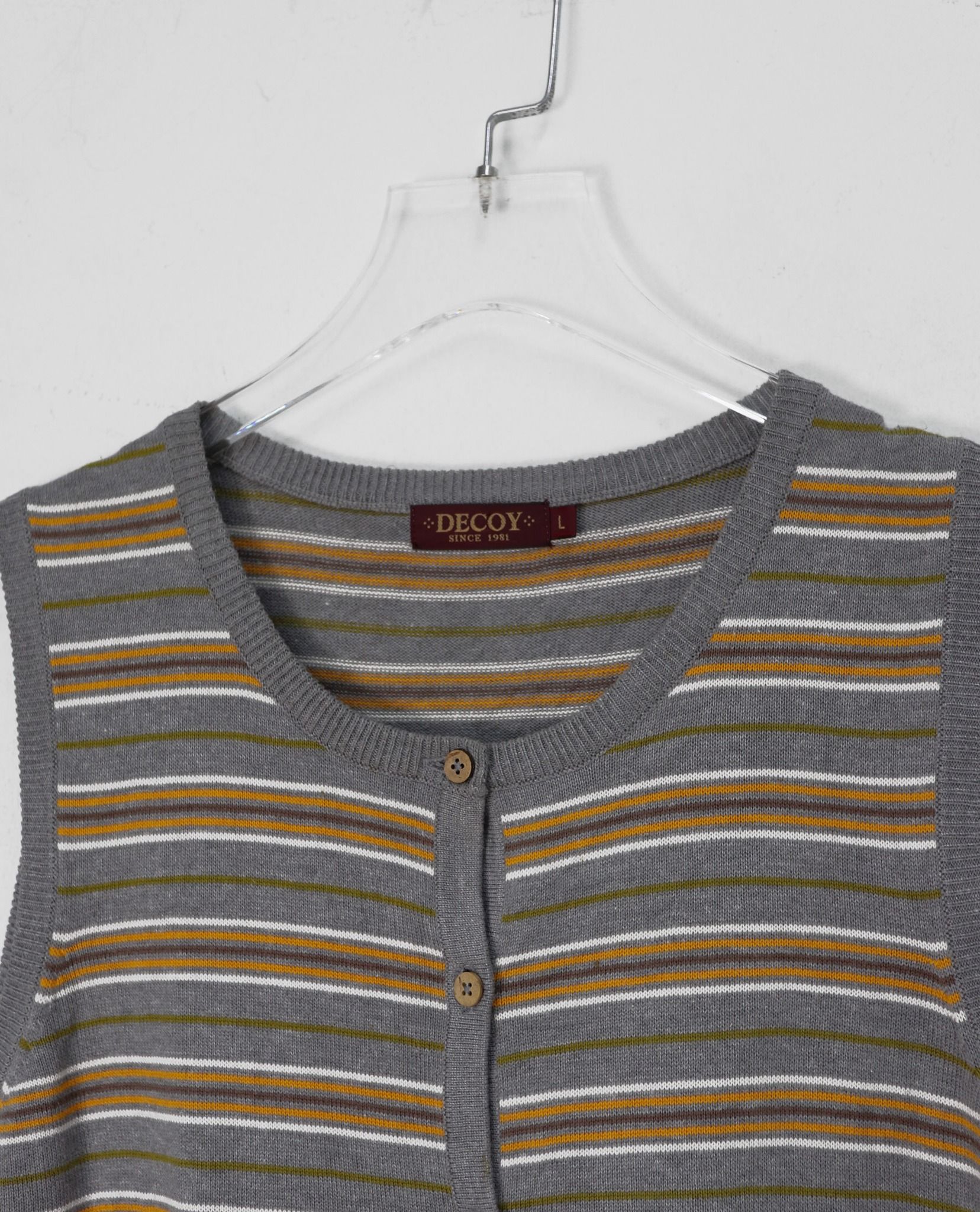 10.13.22 - VTG KNIT VEST - DECOY