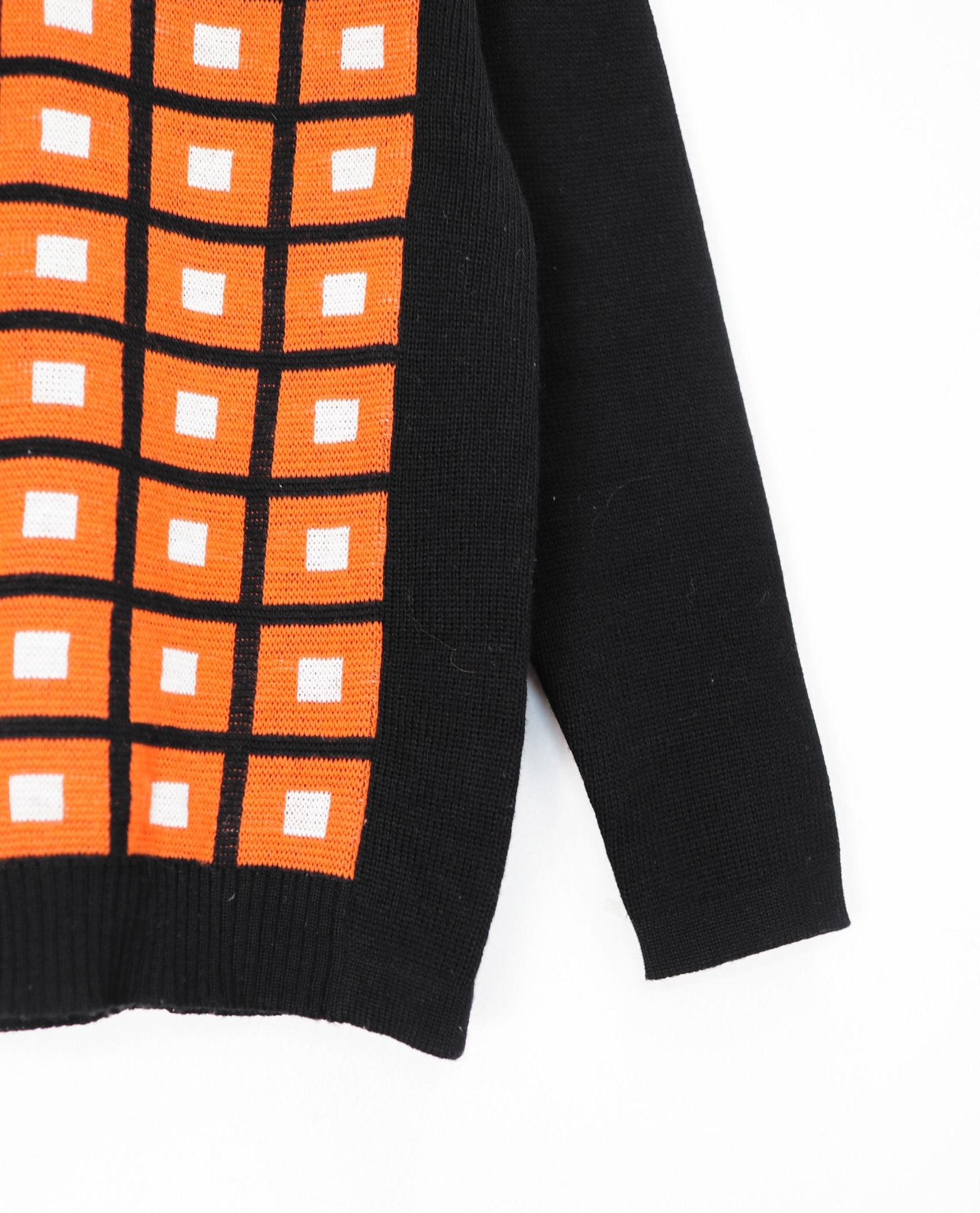 10.13.22 - VTG KNIT SWEATSHIRT