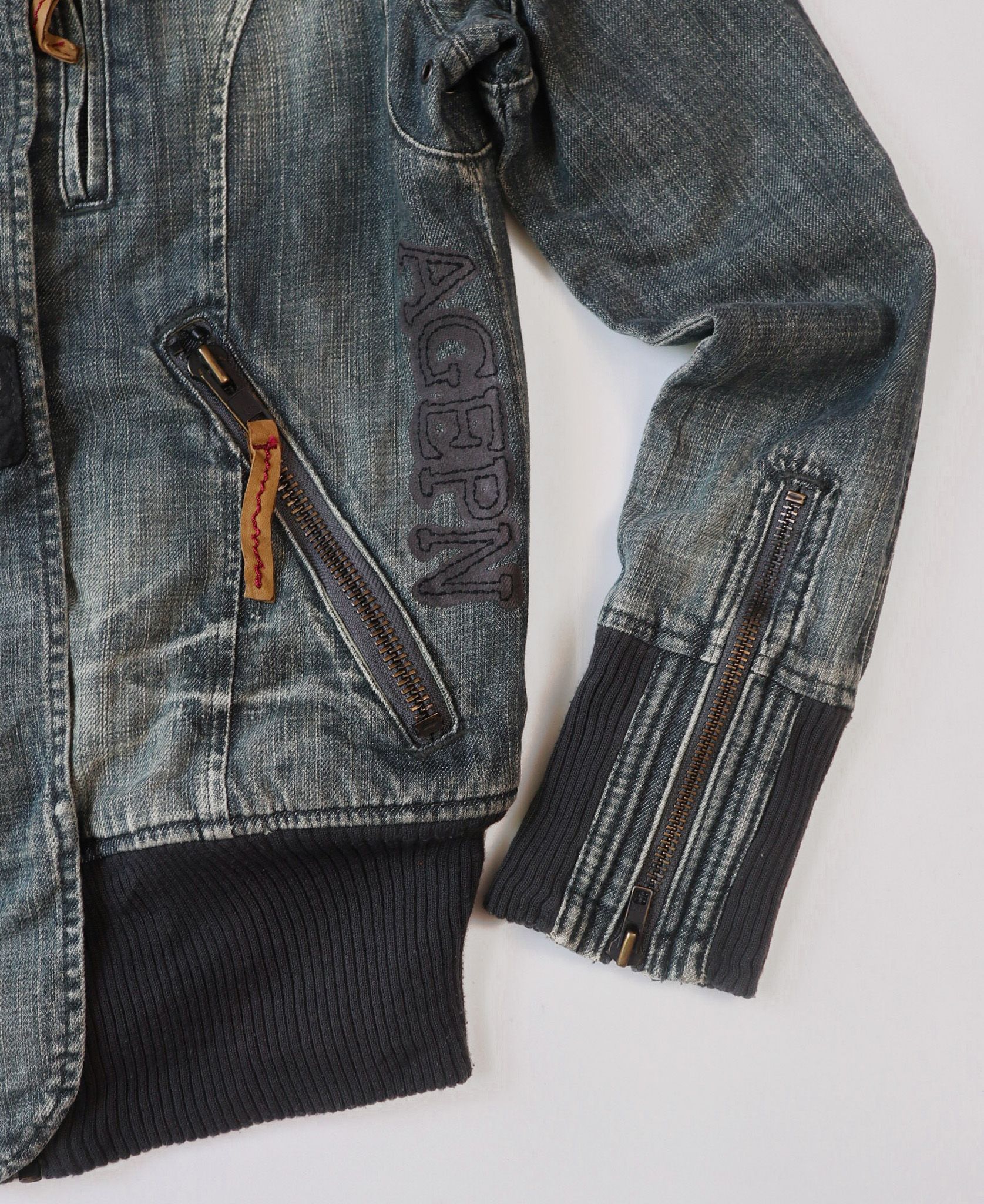 10.28.23 - VTG CROPPED DENIM JACKET - ANTGAUDE