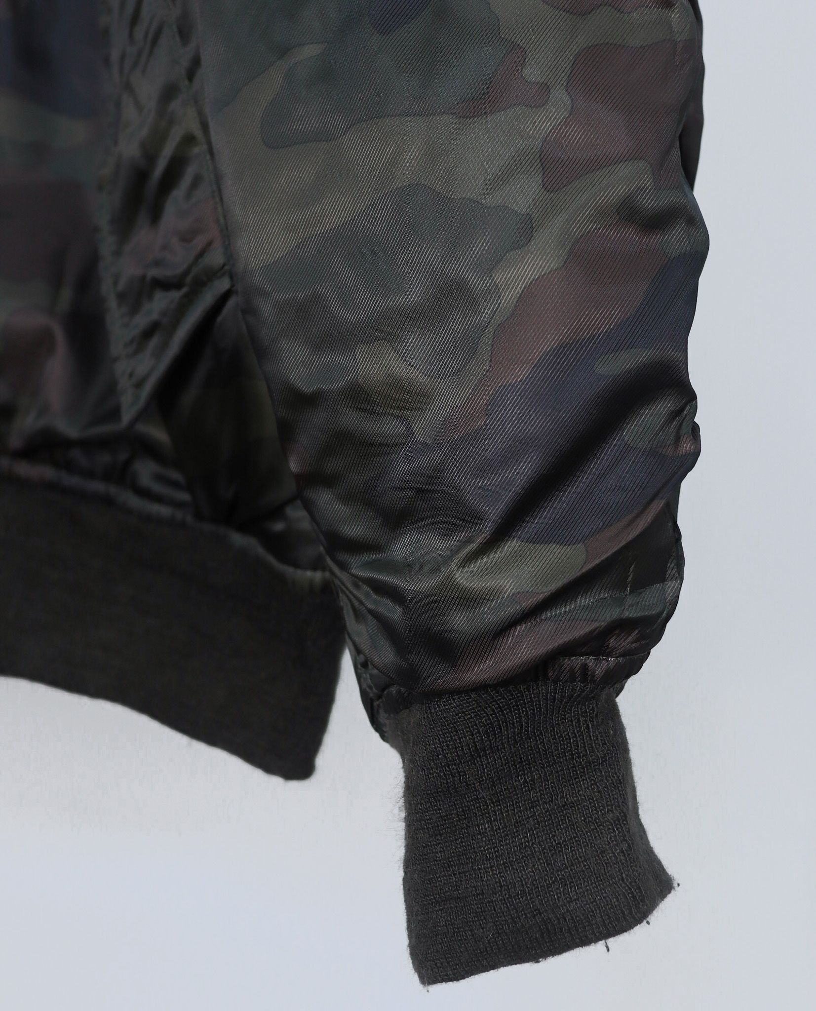 05.18.23 - VTG BOMBER JACKET - EVENRIVER