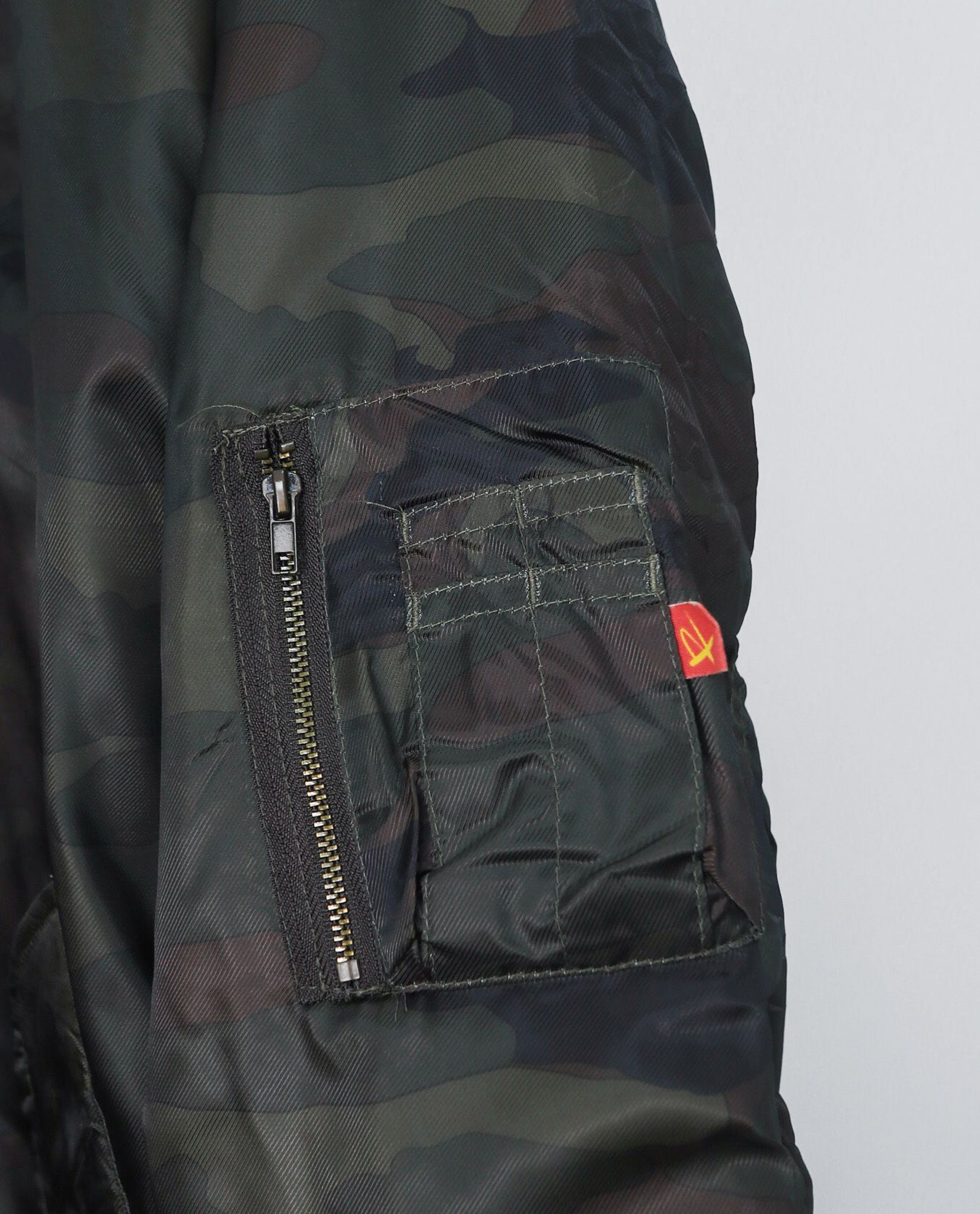 05.18.23 - VTG BOMBER JACKET - EVENRIVER