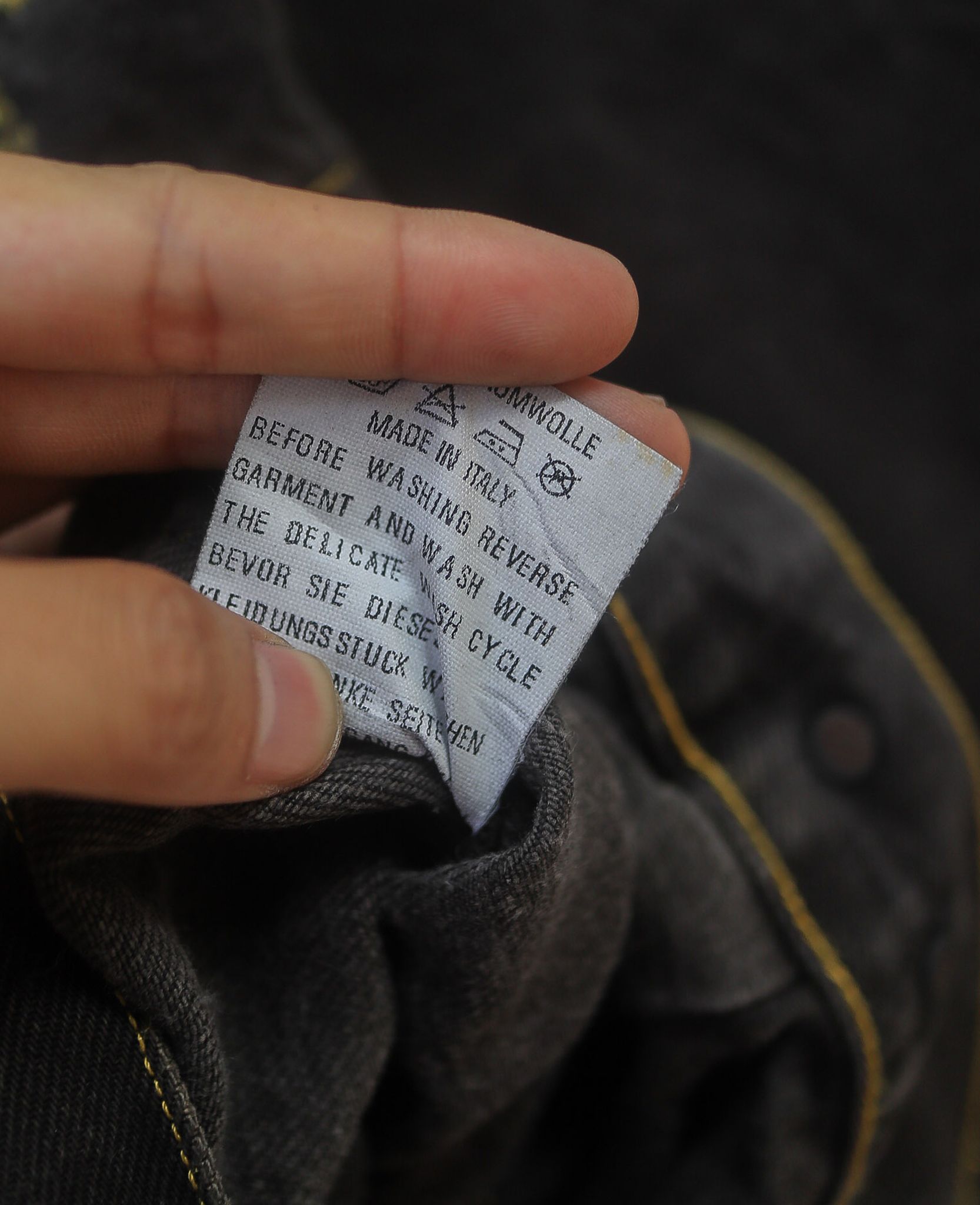 10.13.24 - VTG CROPPED DENIM JACKET - MCM