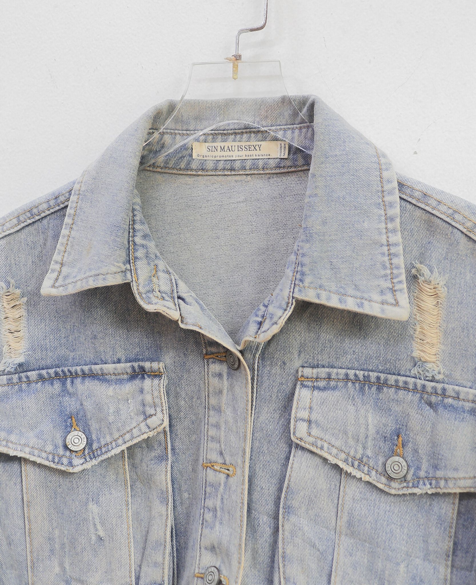 10.13.24 - VTG CROPPED DENIM JACKET - SIN MAU IS SEXY