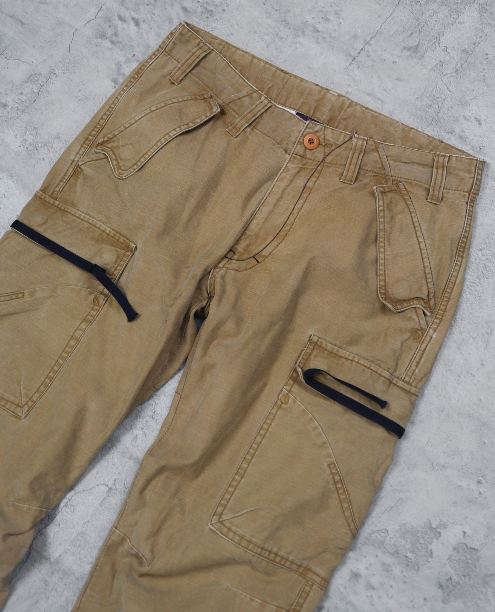 01.28.23 - VTG CARGO PANTS - KELEN
