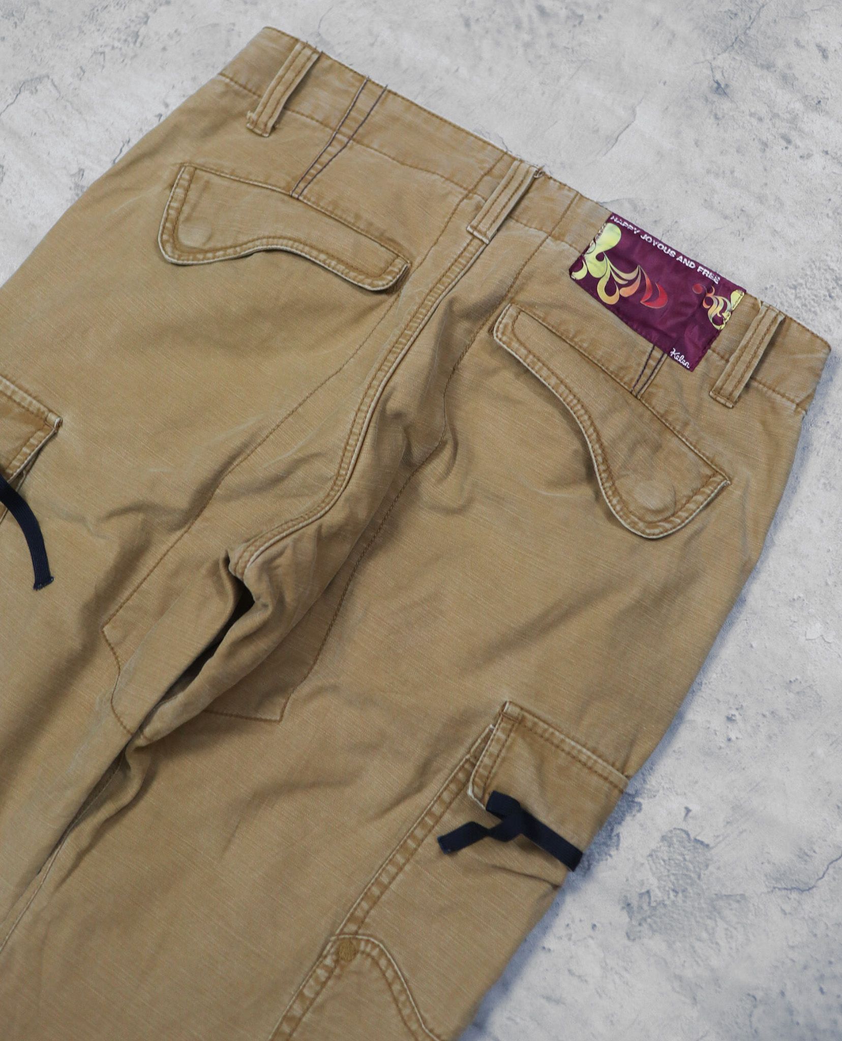 01.28.23 - VTG CARGO PANTS - KELEN
