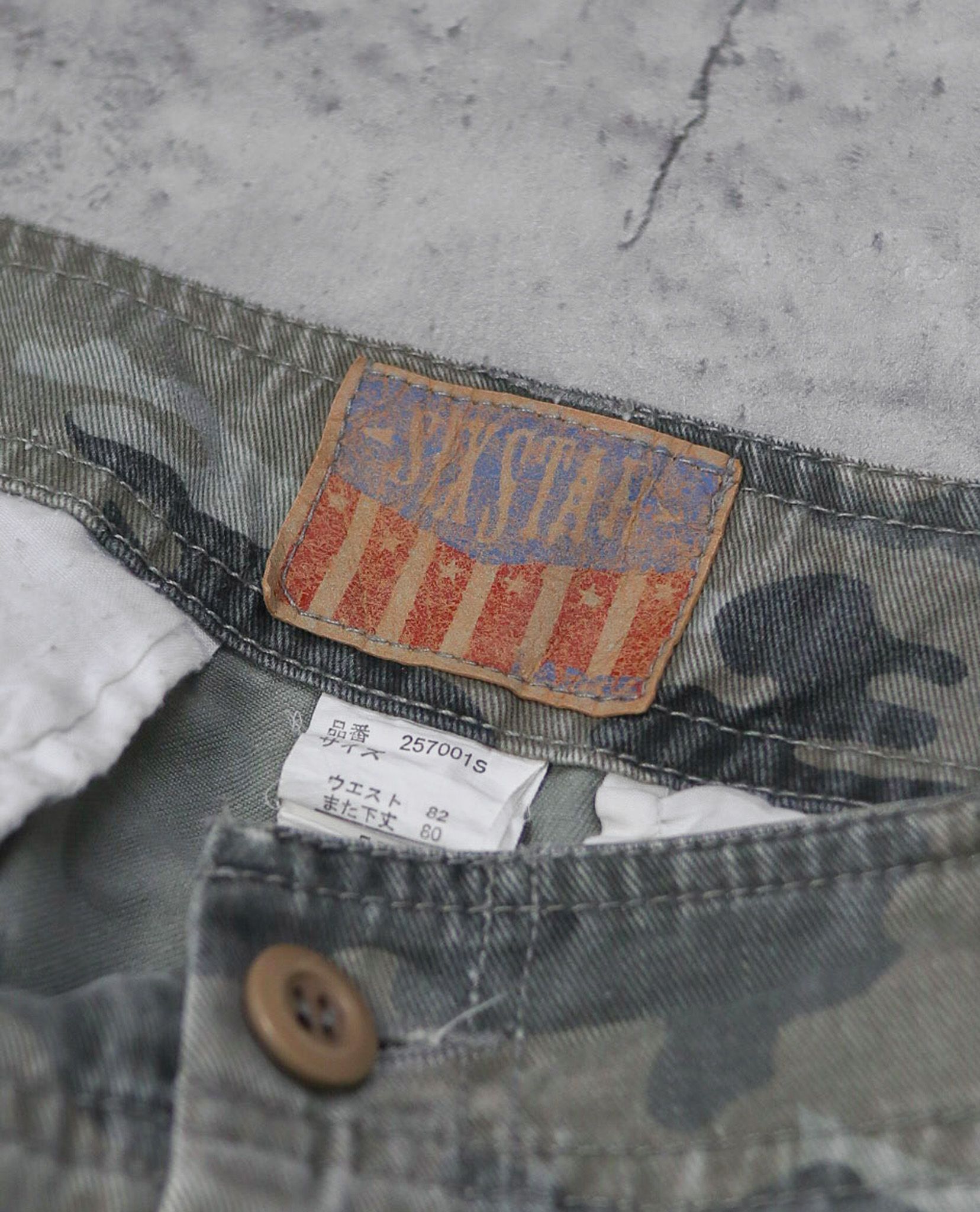 01.29.23 - VTG CARGO PANTS - SIX STAR