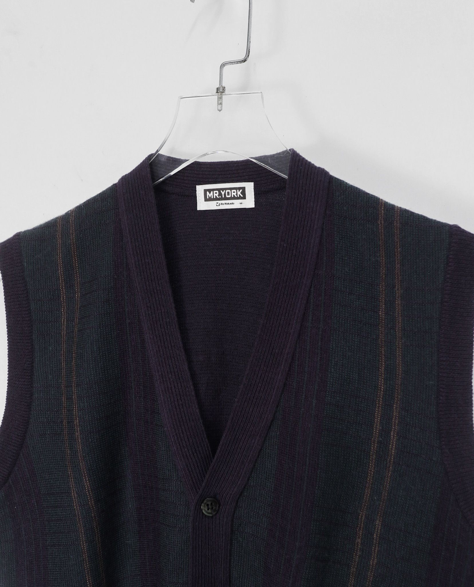 02.07.23 - VTG KNIT VEST - MR.YORK