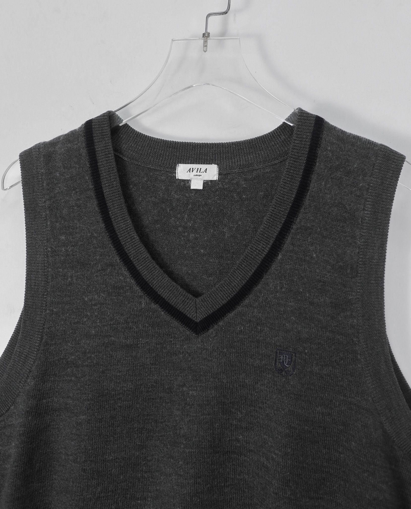 02.07.23 - VTG KNIT VEST - AVILA