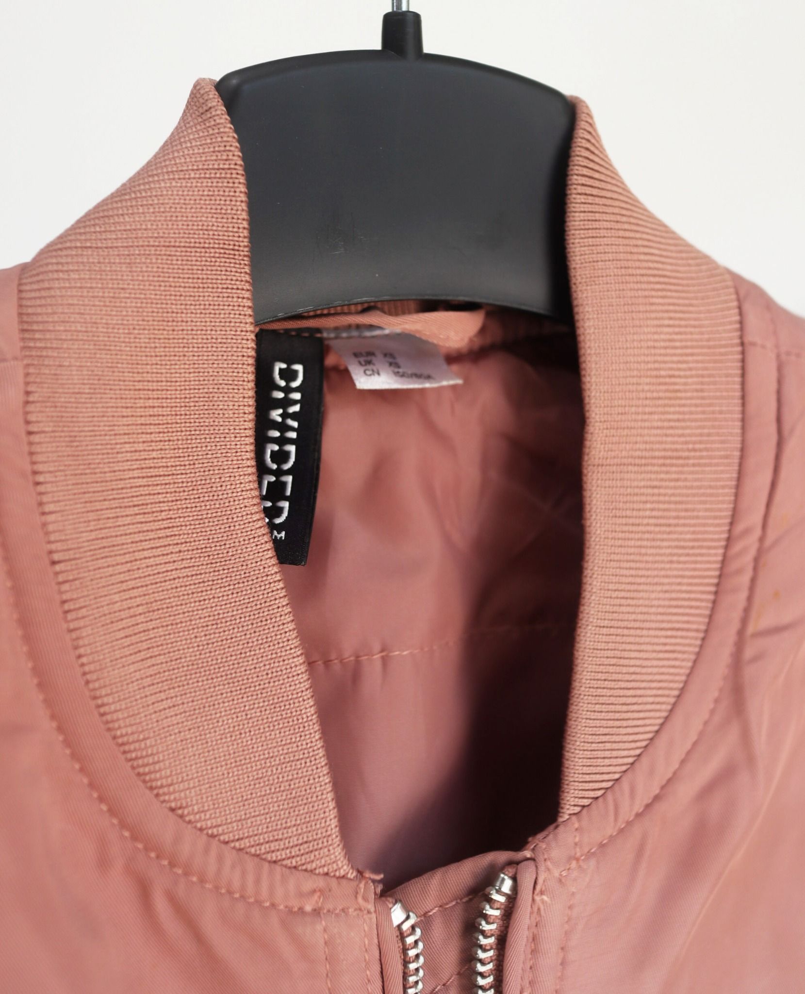 07.16.23 - VTG CROPPED BOMBER JACKET - H&M DIVIDED