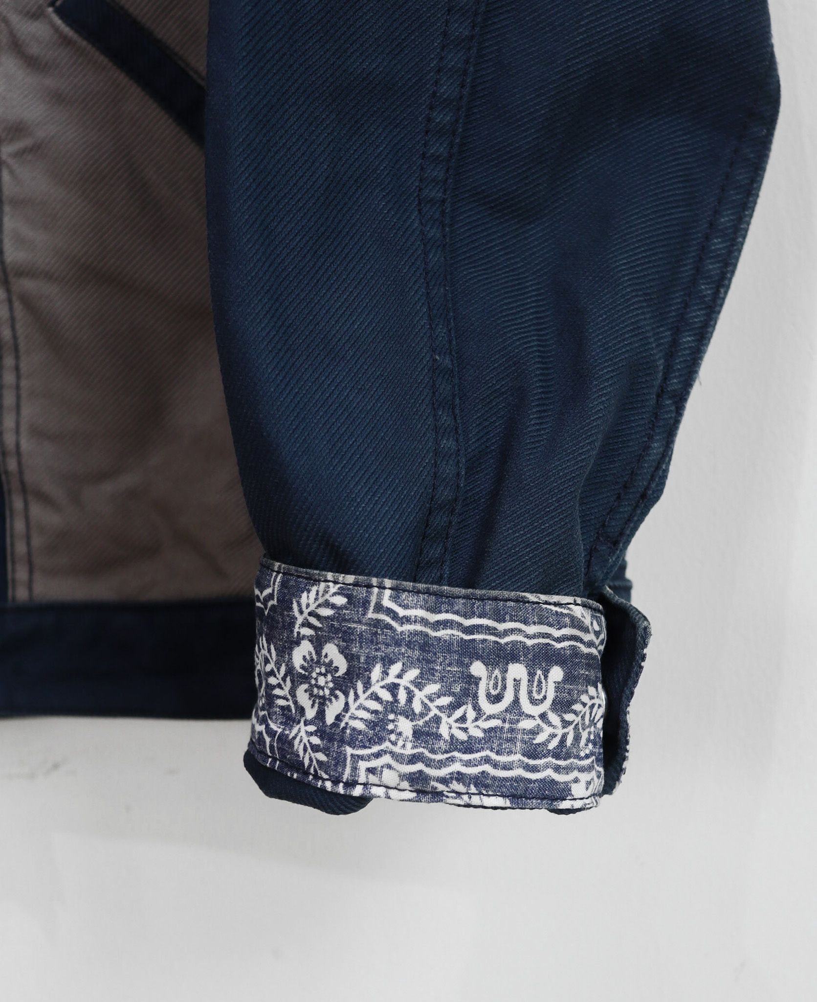 11.28.23 - VTG CROPPED DENIM WORK JACKET - REYN SPOONER