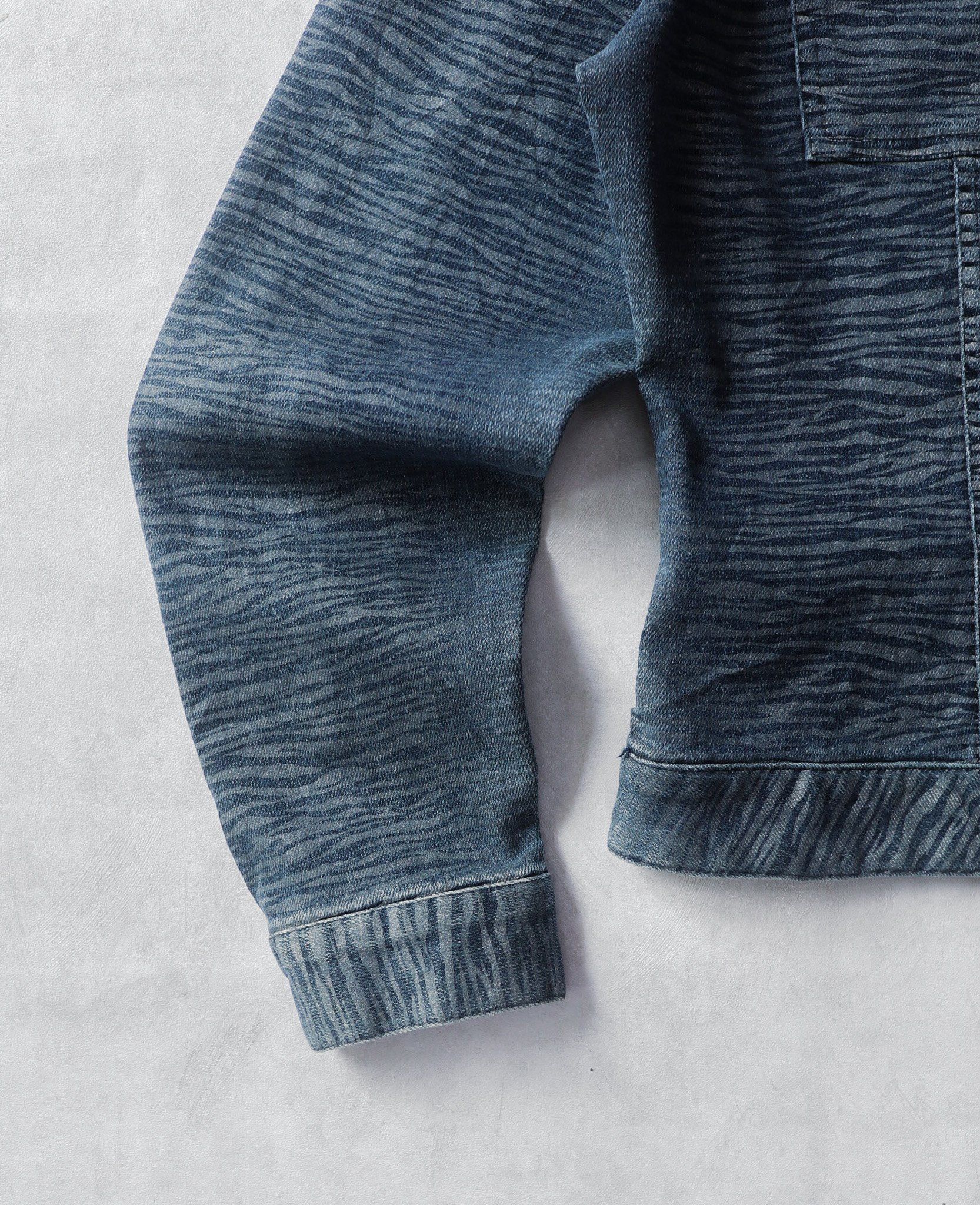04.28.24 - VTG CROPPED DENIM JACKET - GUESS