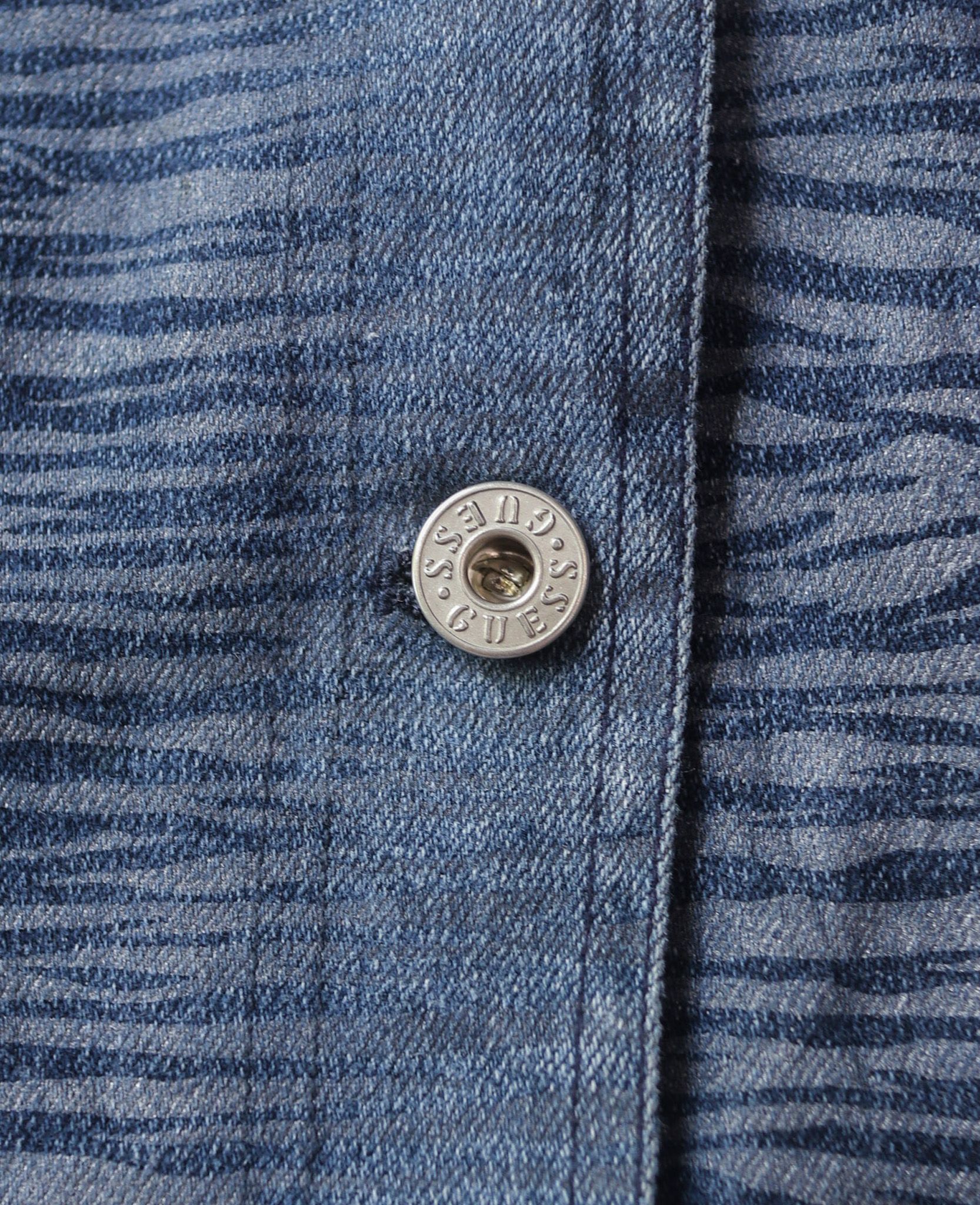 04.28.24 - VTG CROPPED DENIM JACKET - GUESS