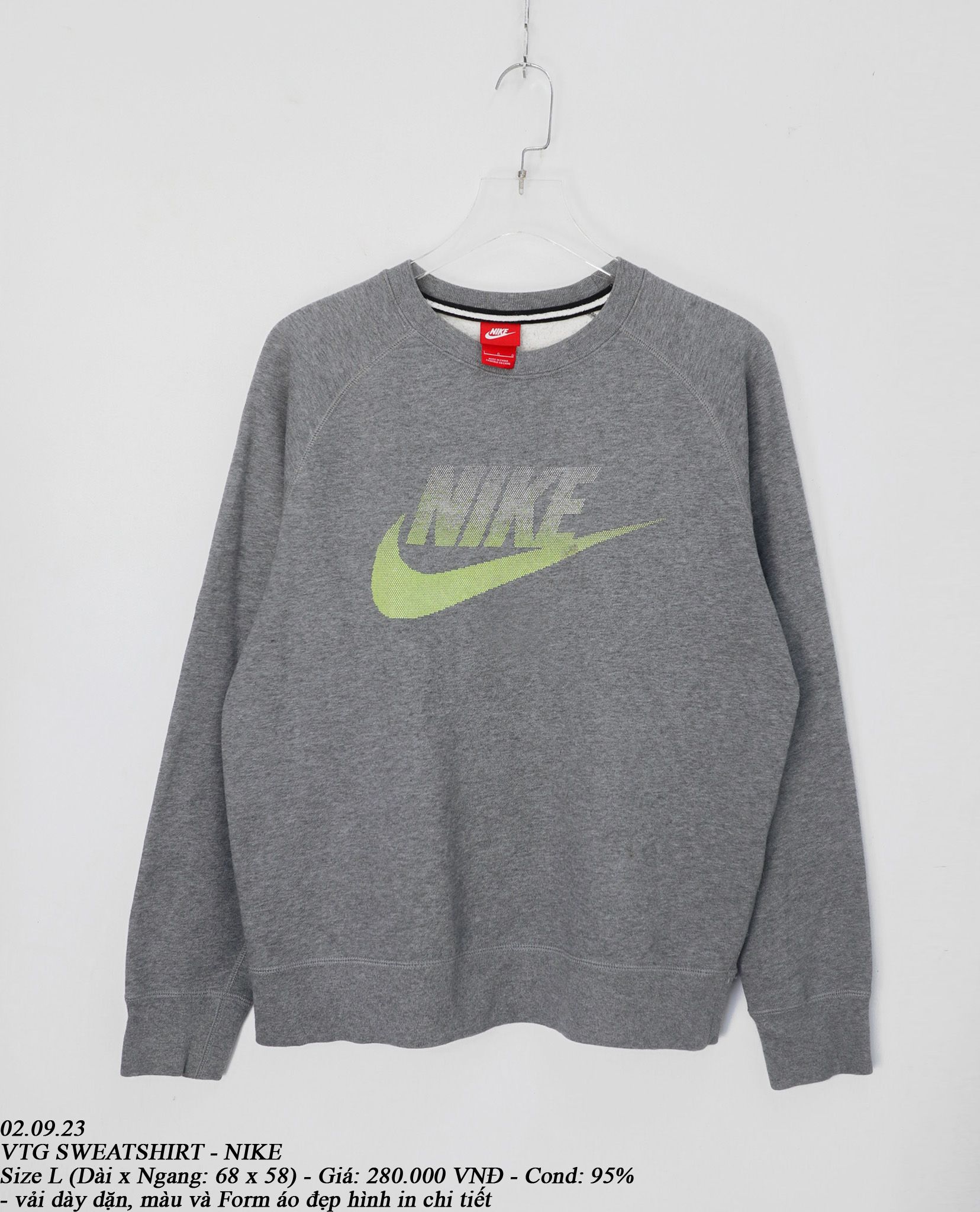 02.09.23 - VTG SWEATSHIRT - NIKE