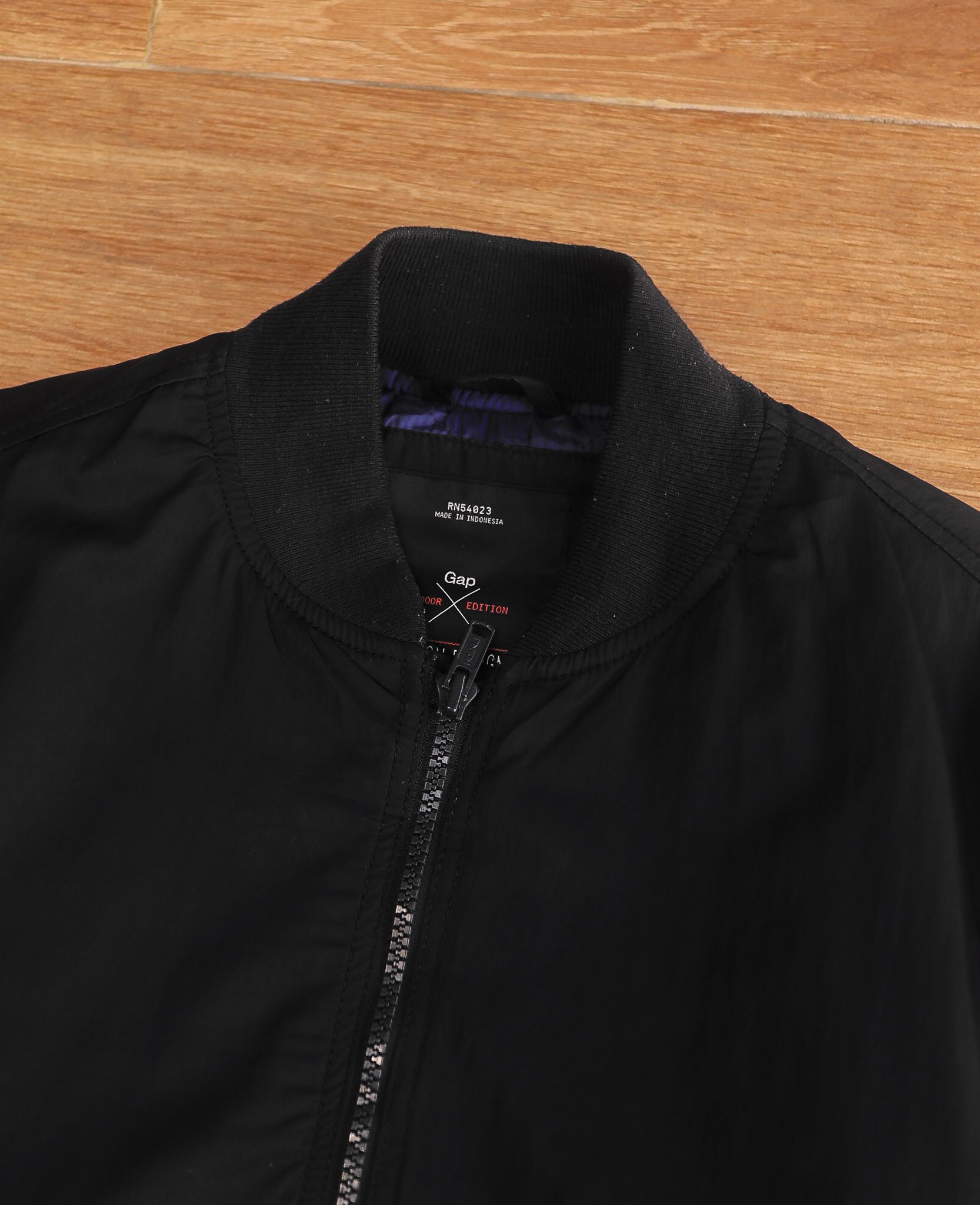 10.20.24 - VTG NYLON BOMBER JACKET - GAP