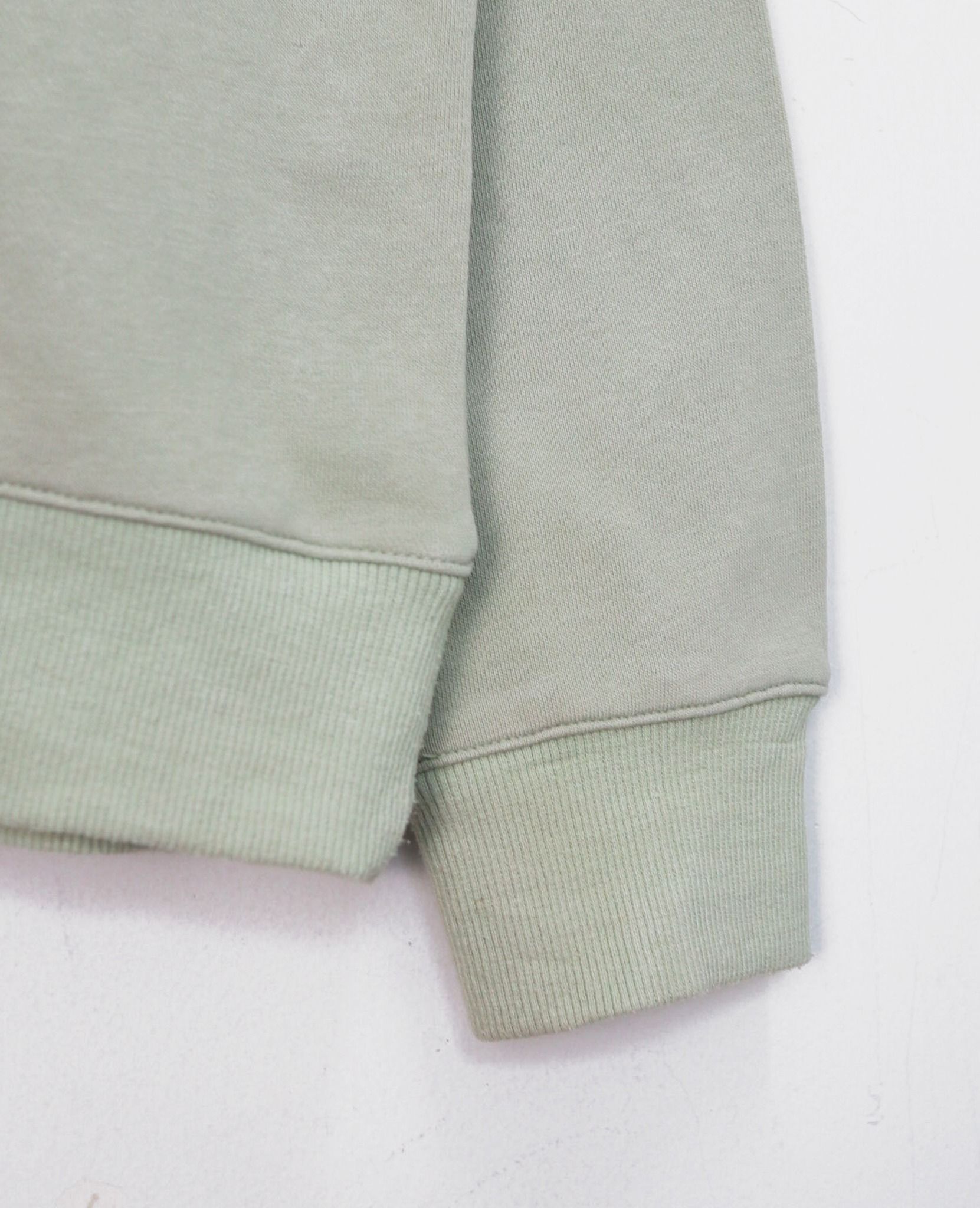 11.06.22 - VTG SWEATSHIRT - BORN HIKER