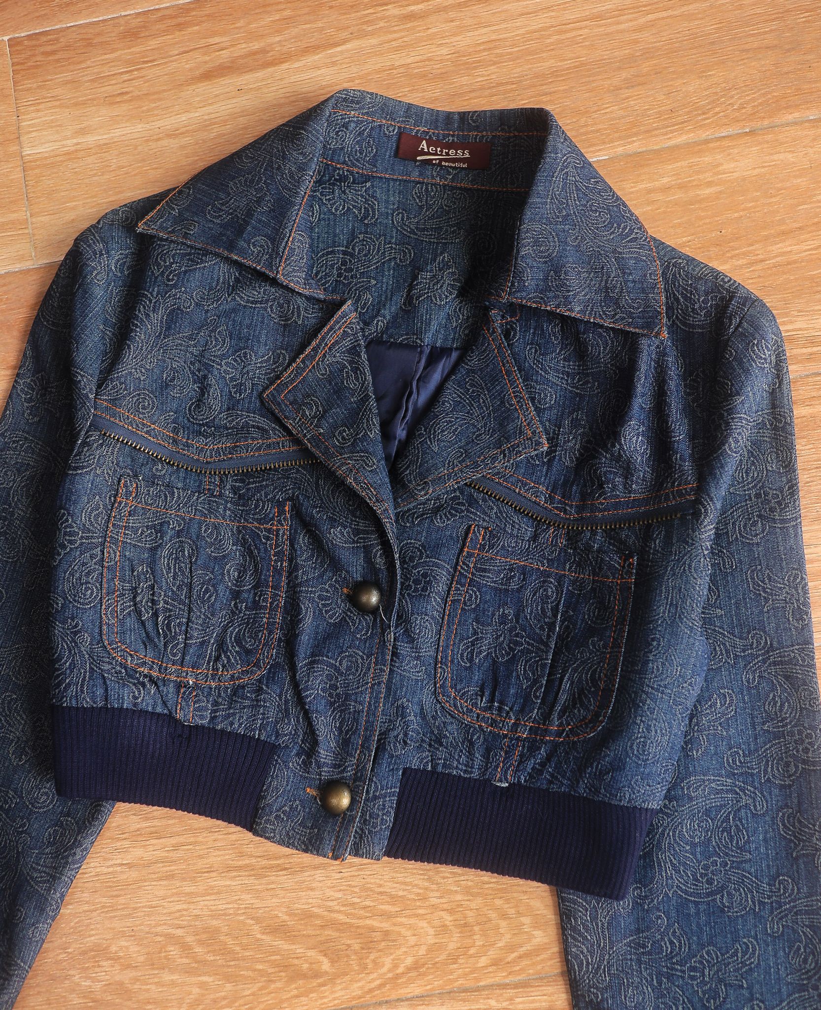 10.21.24 - VTG CROPPED DENIM JACKET - ACTRESS OF BEAUTIFUL