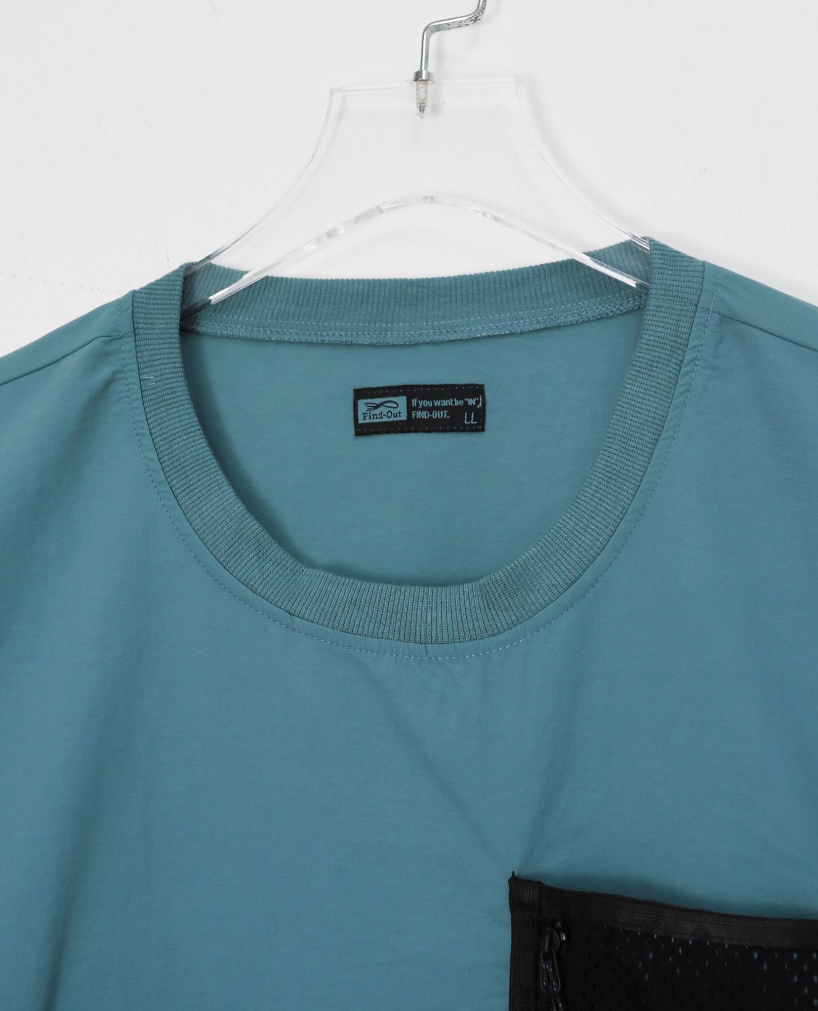 10.18.22 - VTG NYLON T-SHIRT - FIND-OUT