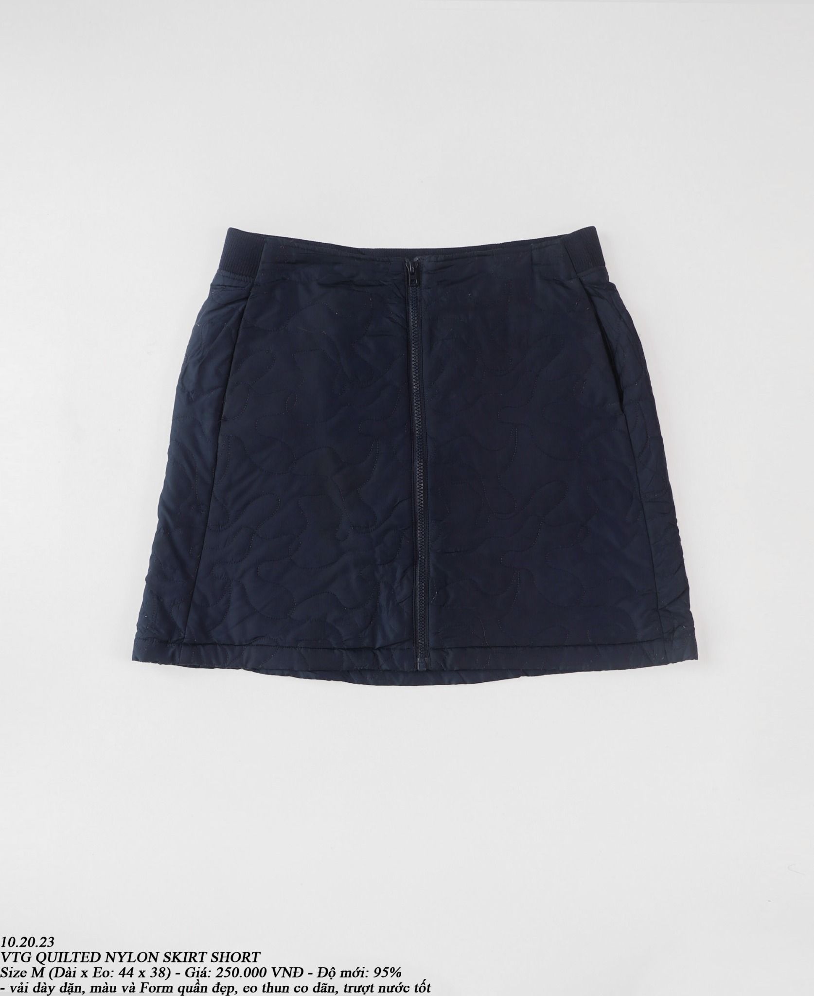 10.20.23 - VTG QUILTED NYLON SKIRT SHORT
