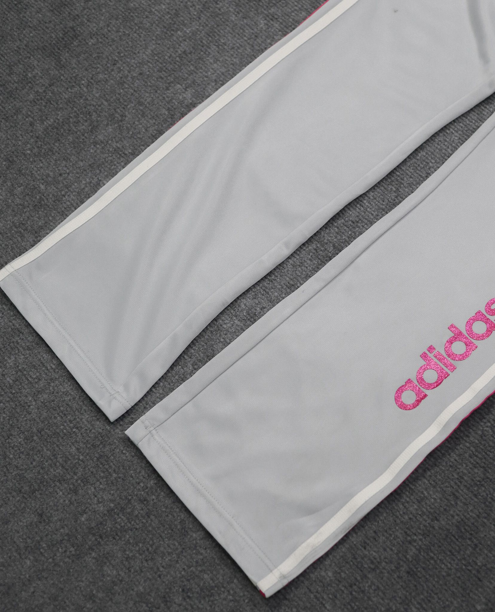 02.10.23 - VTG TRACK PANTS - ADIDAS NEO